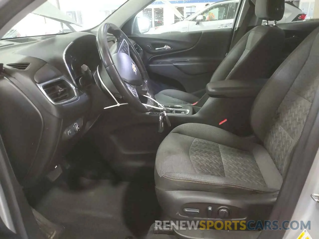 7 Photograph of a damaged car 2GNAXJEV0N6130831 CHEVROLET EQUINOX 2022