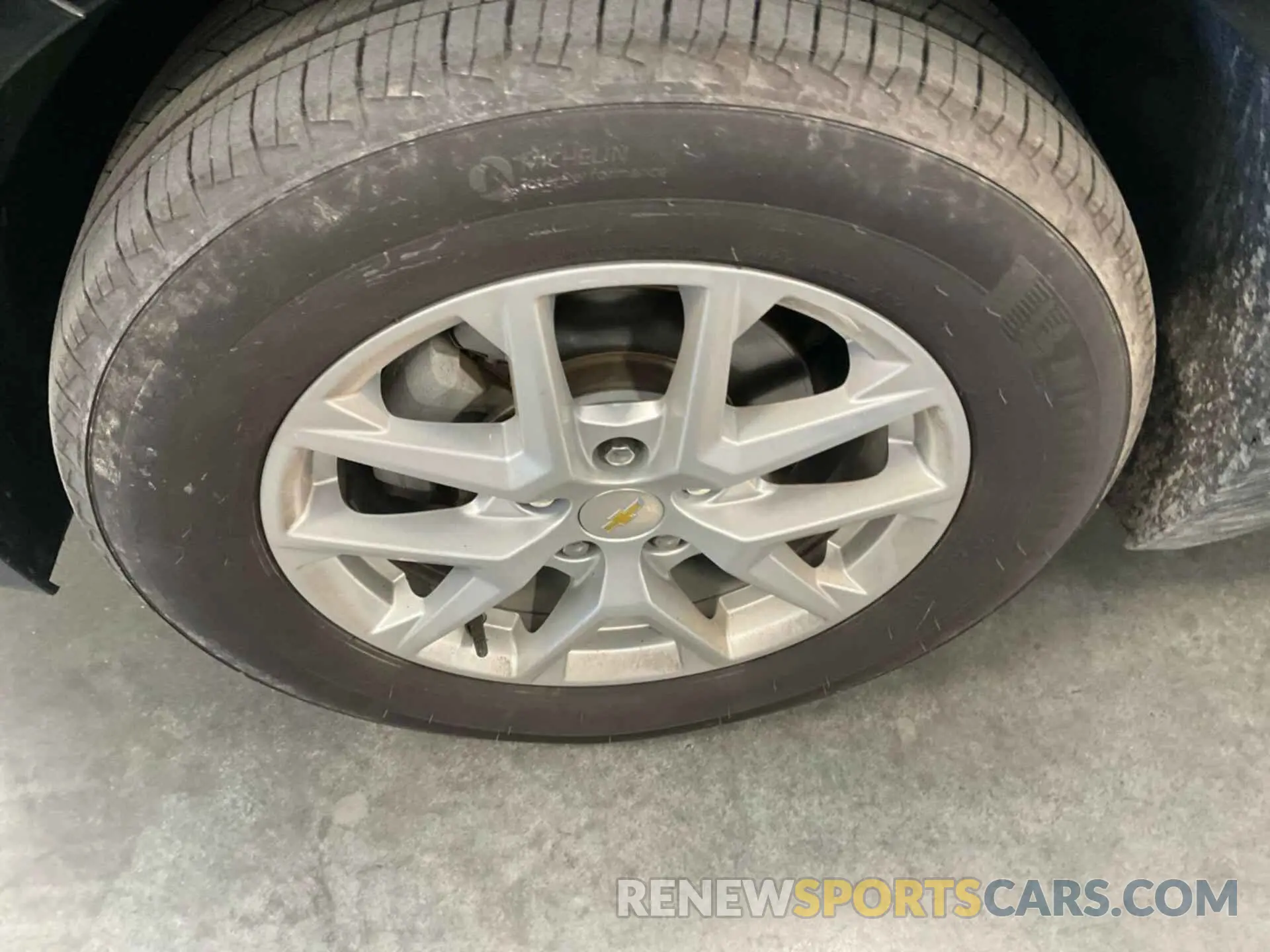 8 Photograph of a damaged car 2GNAXJEV1N6109485 CHEVROLET EQUINOX 2022