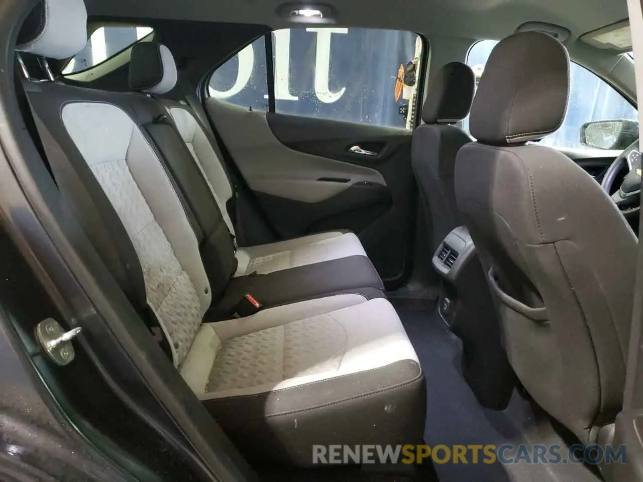 11 Photograph of a damaged car 2GNAXJEV1N6128070 CHEVROLET EQUINOX 2022