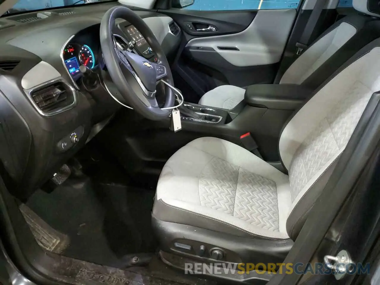 7 Photograph of a damaged car 2GNAXJEV1N6128070 CHEVROLET EQUINOX 2022