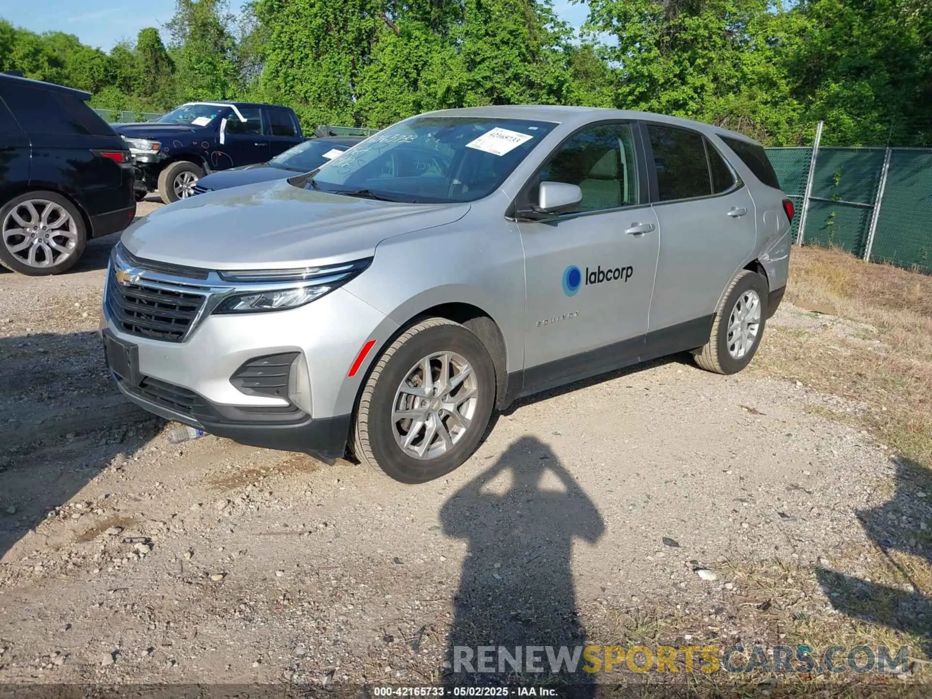 2 Photograph of a damaged car 2GNAXJEV1N6130319 CHEVROLET EQUINOX 2022