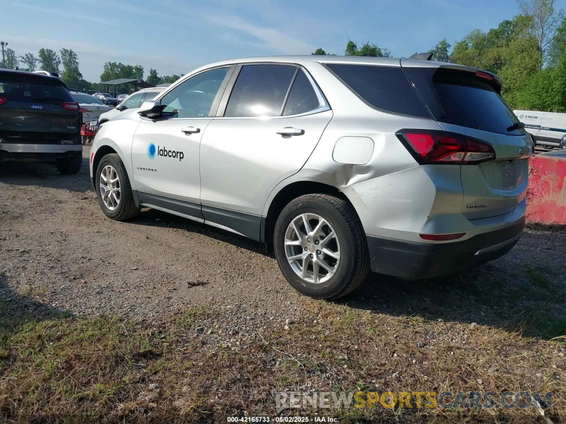 3 Photograph of a damaged car 2GNAXJEV1N6130319 CHEVROLET EQUINOX 2022
