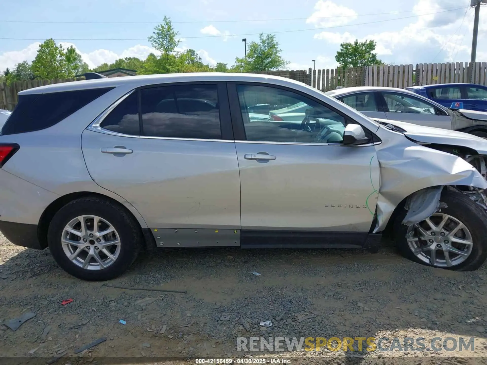 13 Photograph of a damaged car 2GNAXJEV1N6131048 CHEVROLET EQUINOX 2022