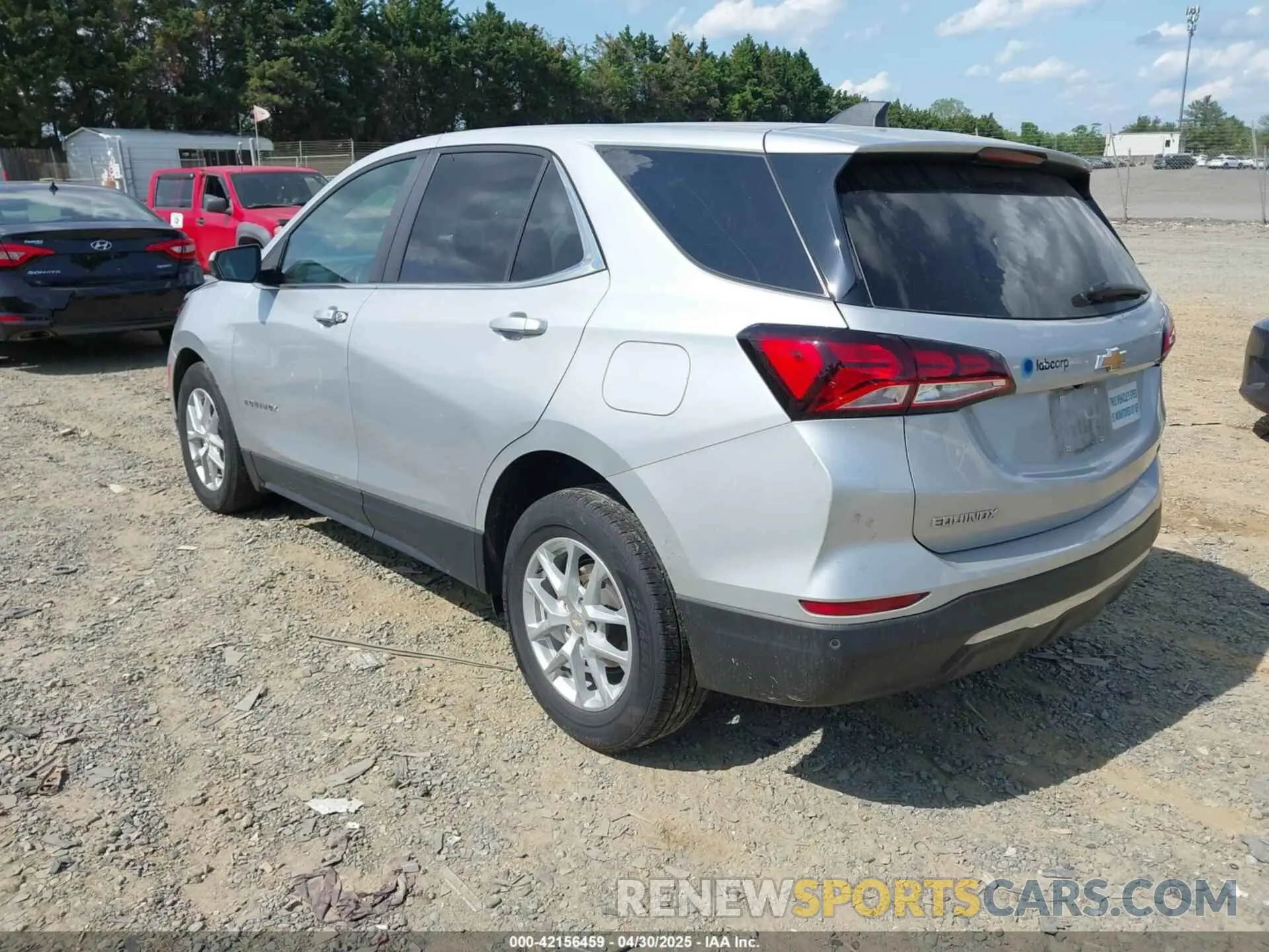 3 Photograph of a damaged car 2GNAXJEV1N6131048 CHEVROLET EQUINOX 2022