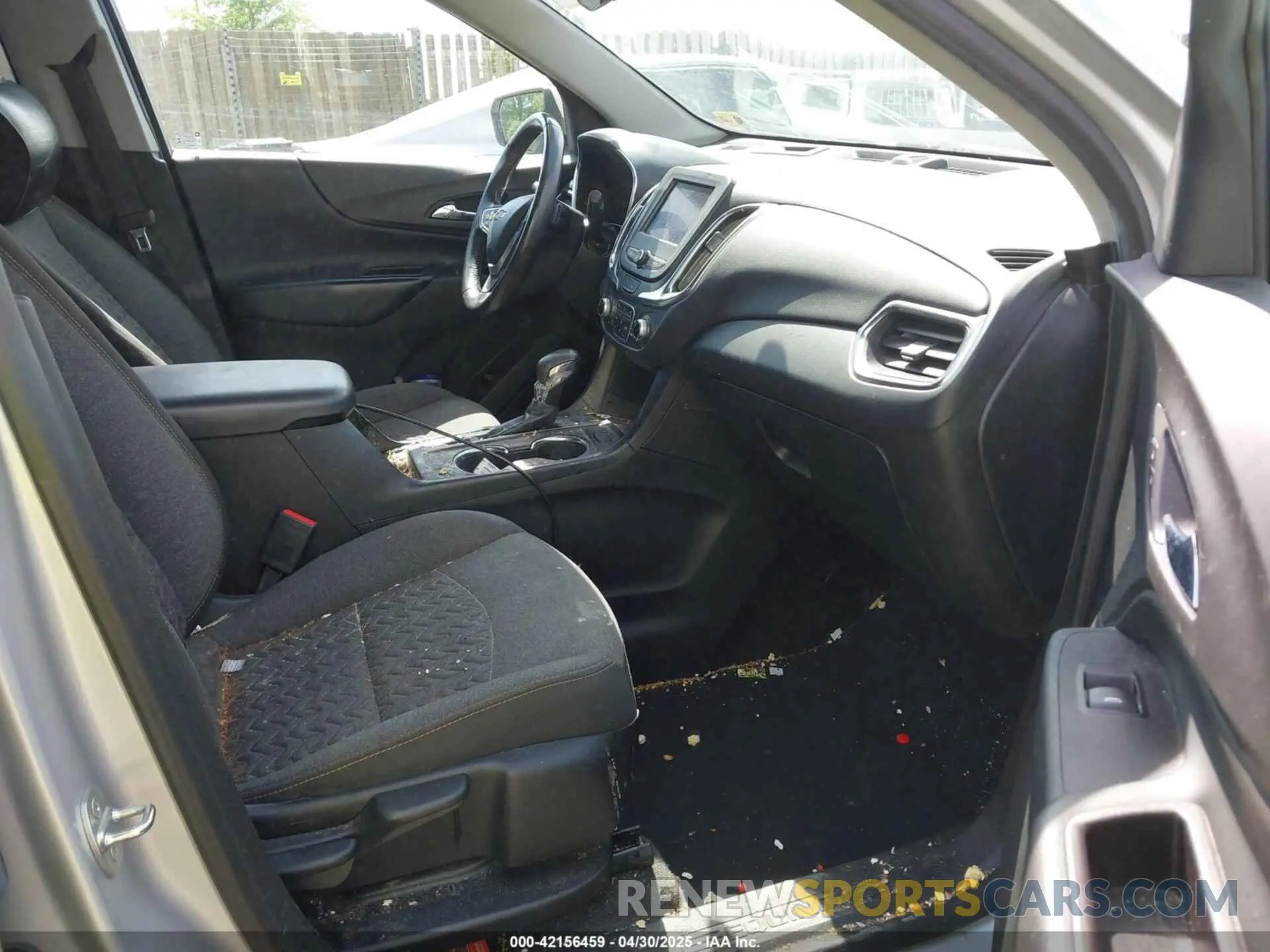 5 Photograph of a damaged car 2GNAXJEV1N6131048 CHEVROLET EQUINOX 2022