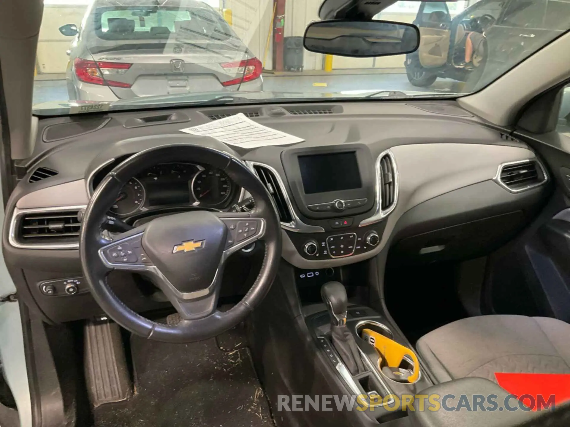 11 Photograph of a damaged car 2GNAXJEV2N6108667 CHEVROLET EQUINOX 2022