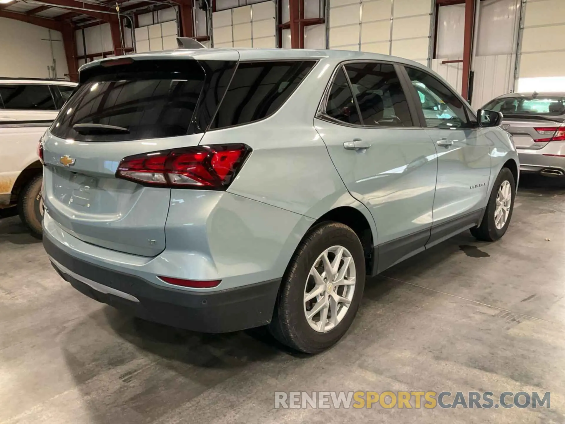 29 Photograph of a damaged car 2GNAXJEV2N6108667 CHEVROLET EQUINOX 2022