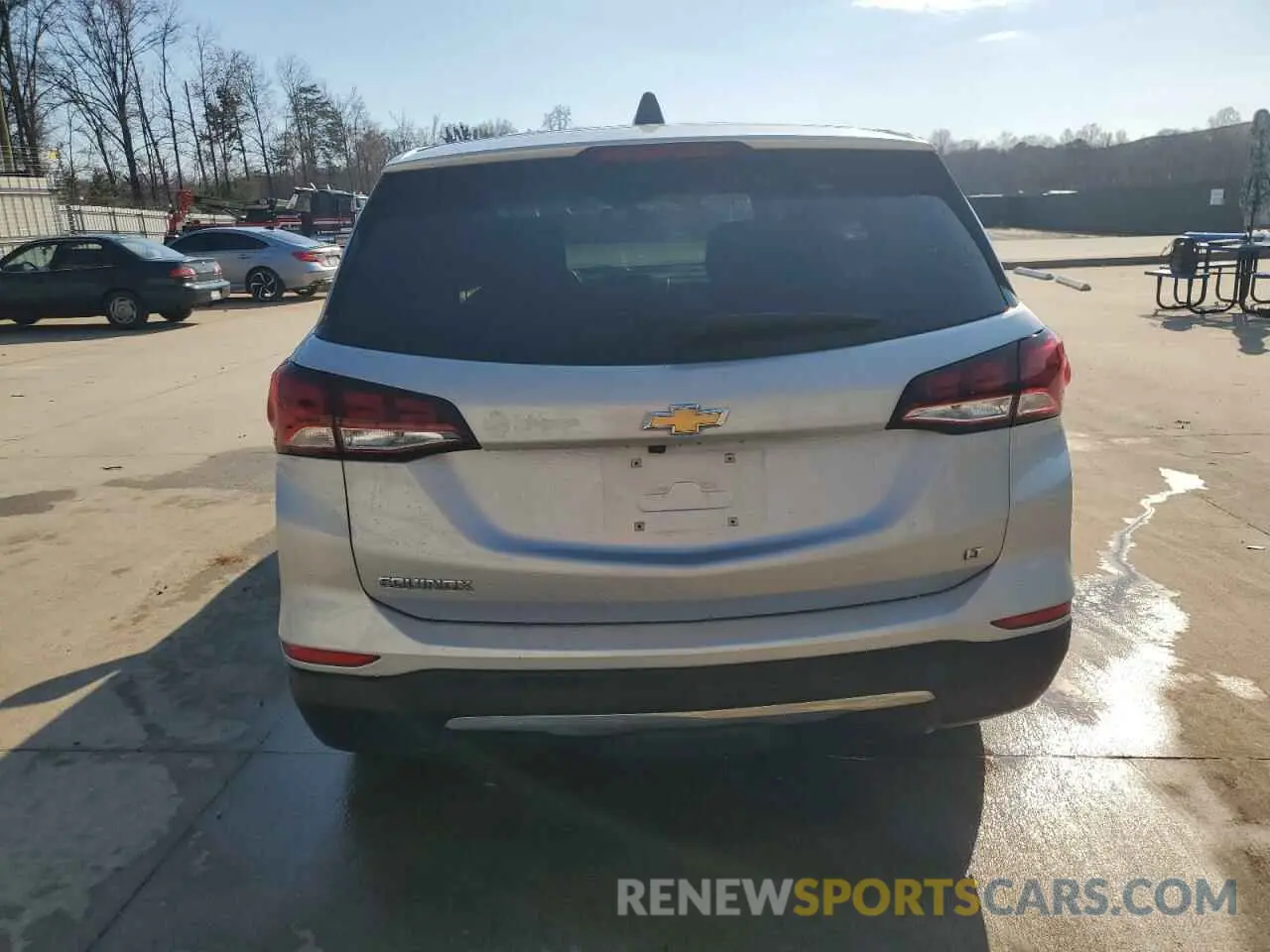 6 Photograph of a damaged car 2GNAXJEV2N6140891 CHEVROLET EQUINOX 2022