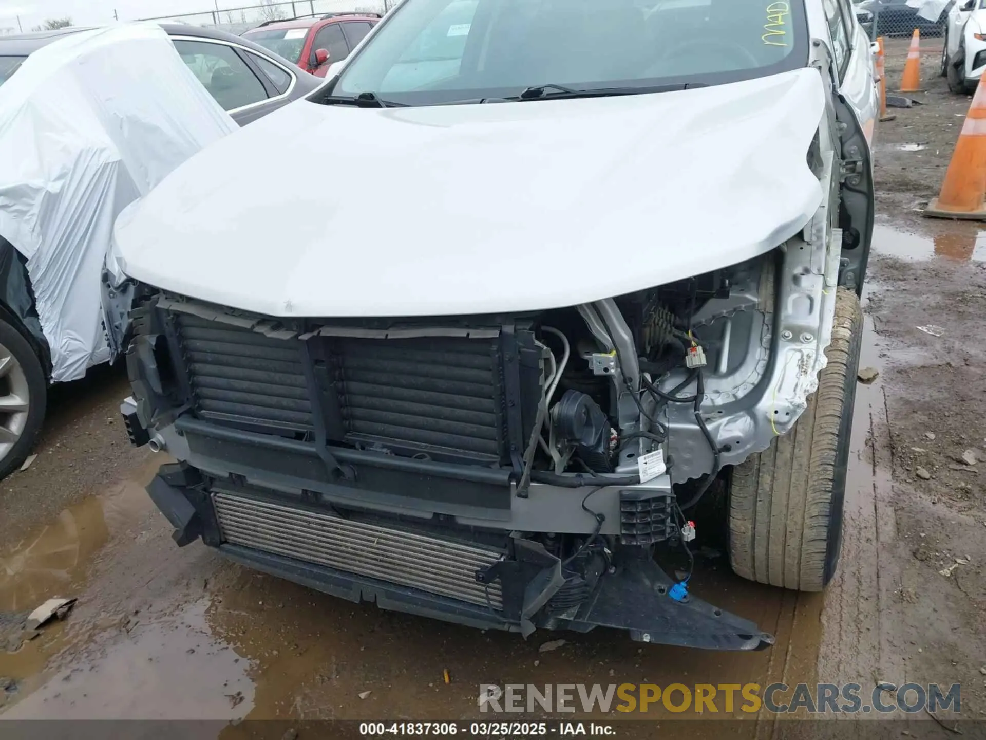 13 Photograph of a damaged car 2GNAXJEV3N6129981 CHEVROLET EQUINOX 2022