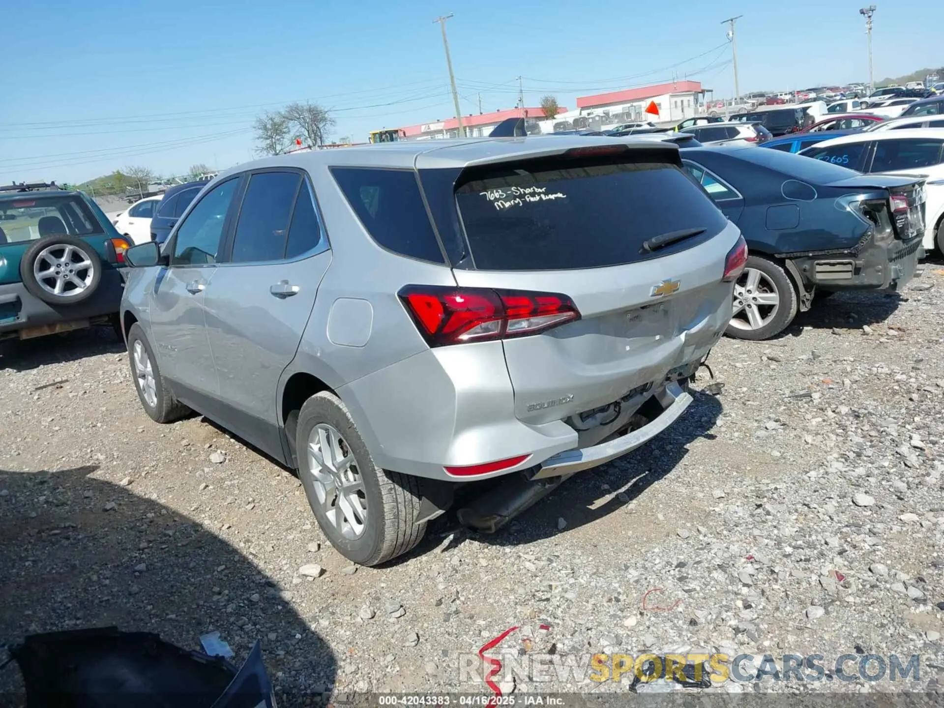 3 Photograph of a damaged car 2GNAXJEV3N6134713 CHEVROLET EQUINOX 2022