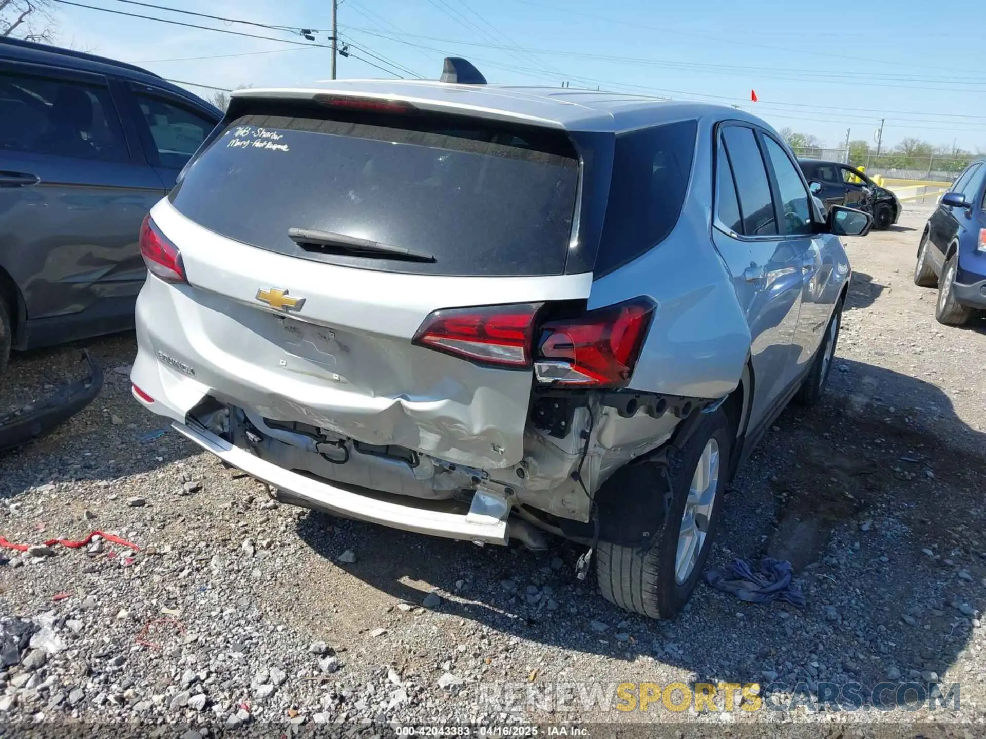 4 Photograph of a damaged car 2GNAXJEV3N6134713 CHEVROLET EQUINOX 2022