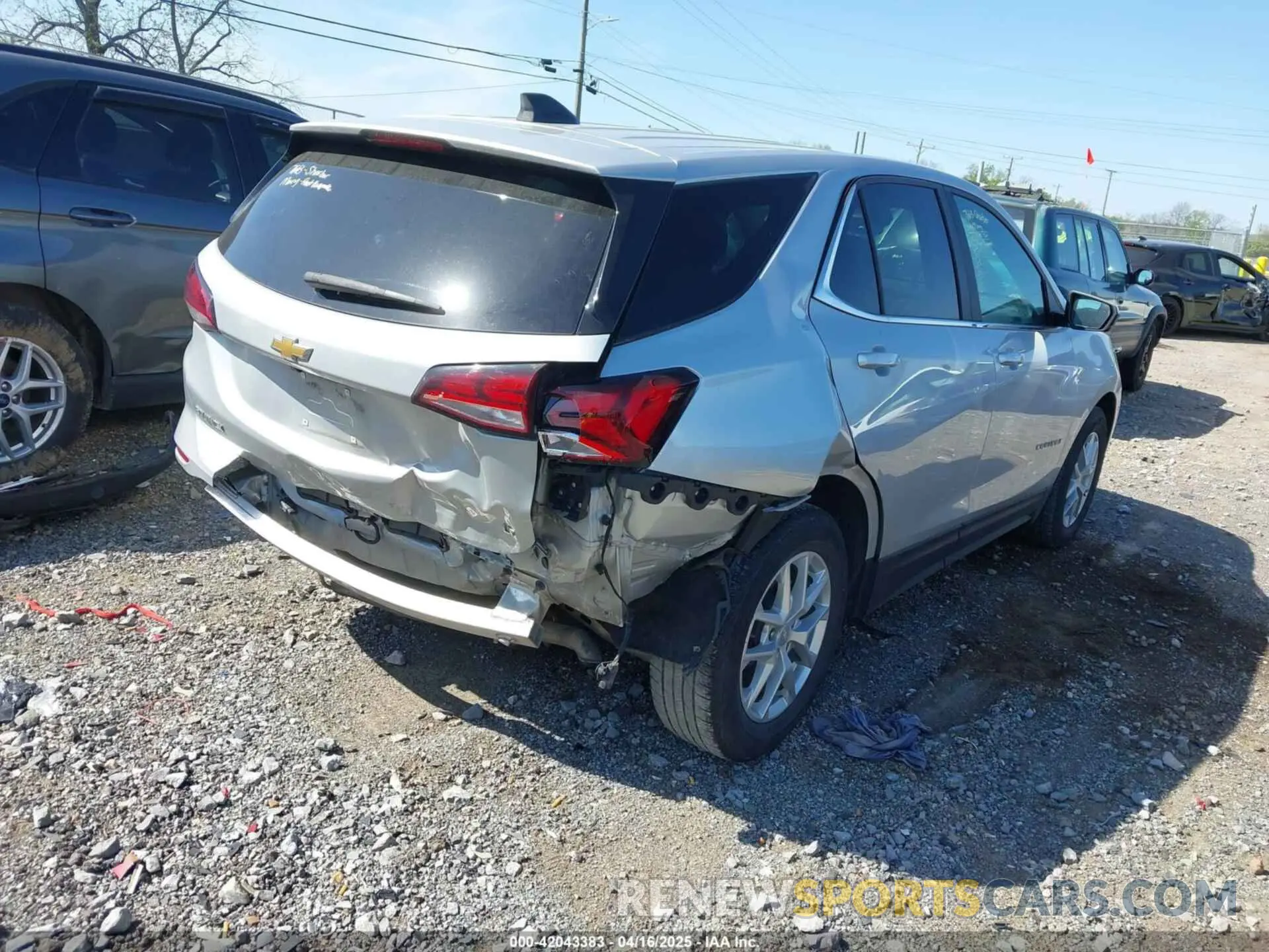 6 Photograph of a damaged car 2GNAXJEV3N6134713 CHEVROLET EQUINOX 2022