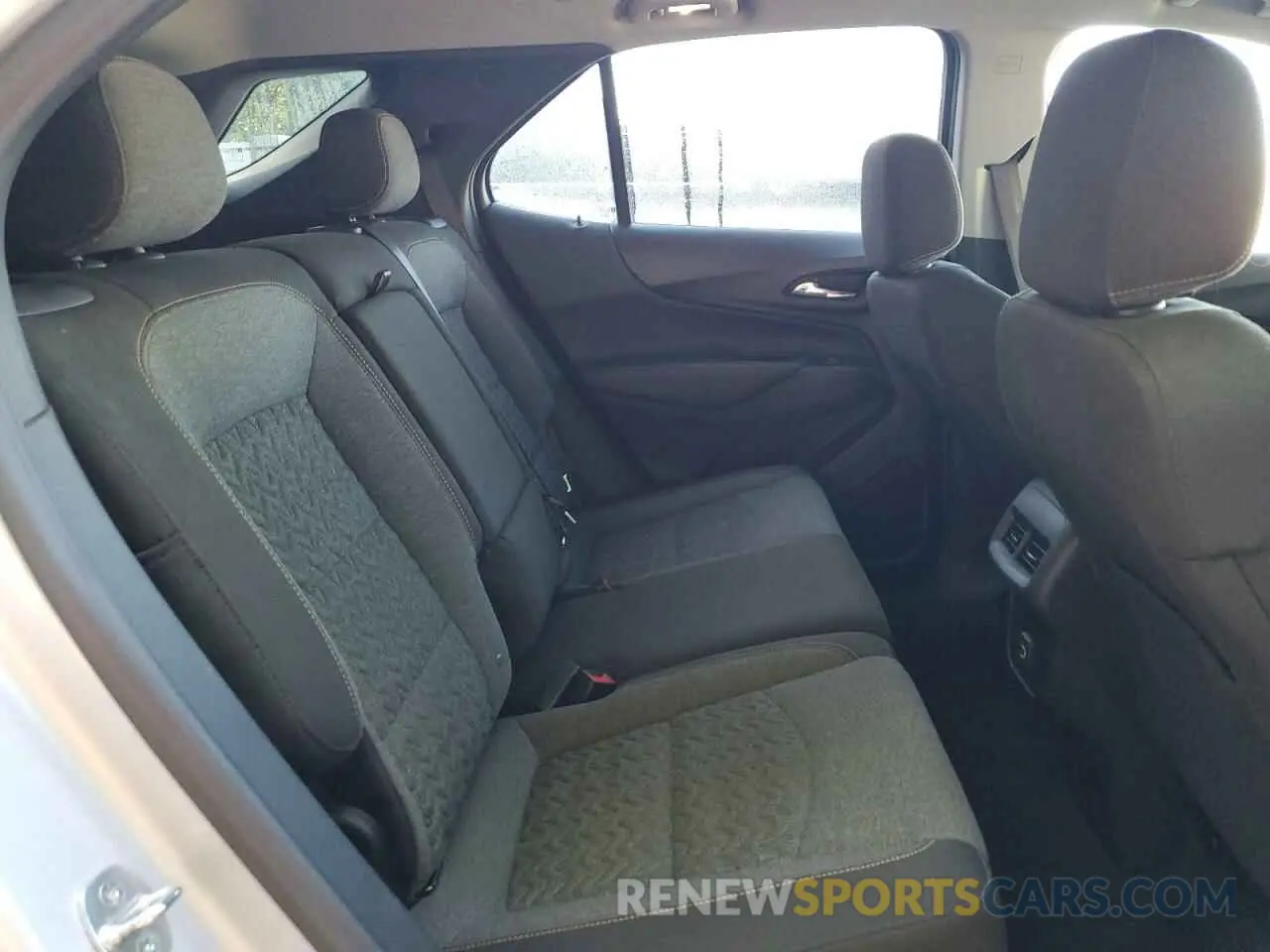 11 Photograph of a damaged car 2GNAXJEV4N6141363 CHEVROLET EQUINOX 2022