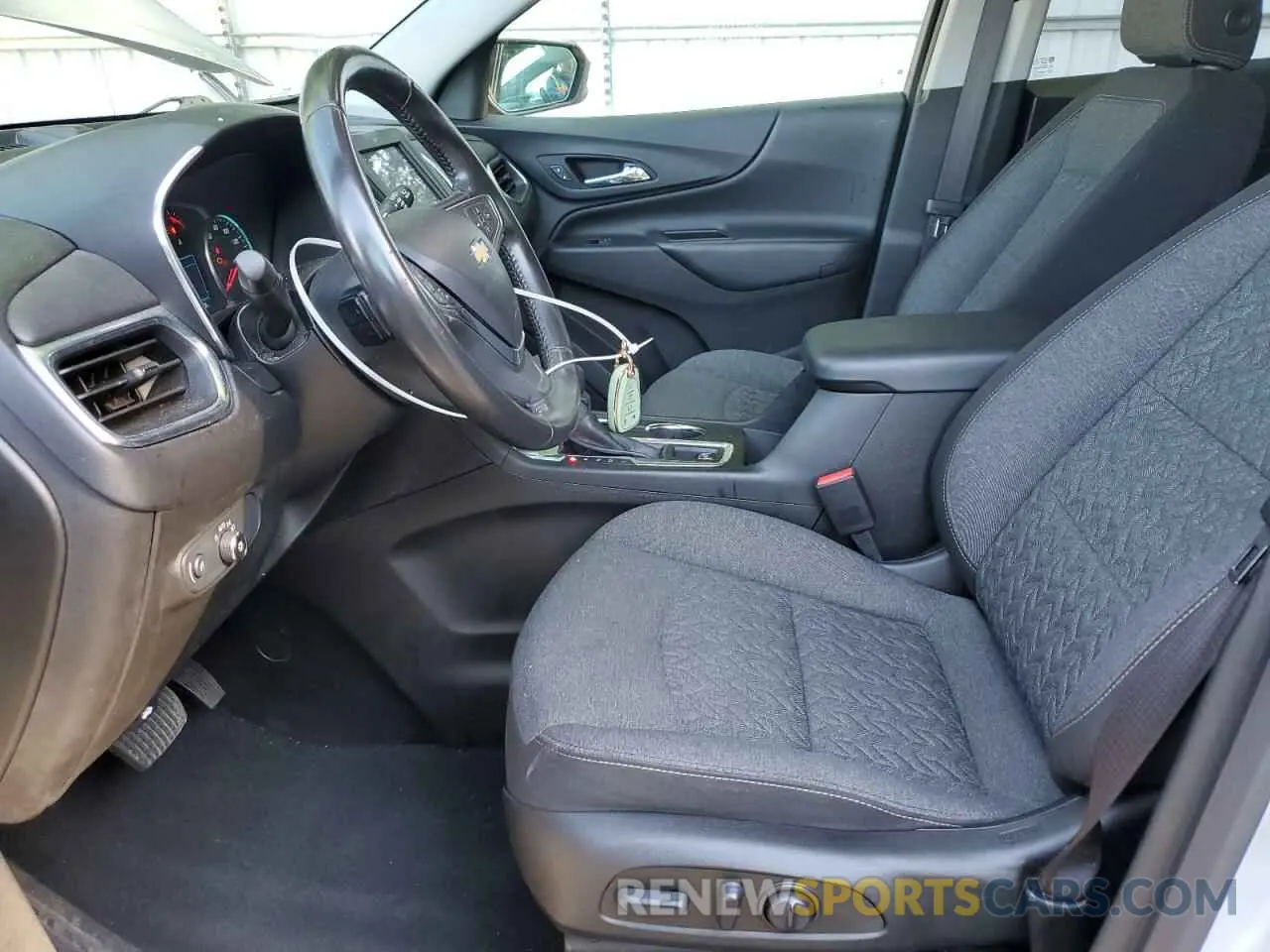 7 Photograph of a damaged car 2GNAXJEV4N6141363 CHEVROLET EQUINOX 2022
