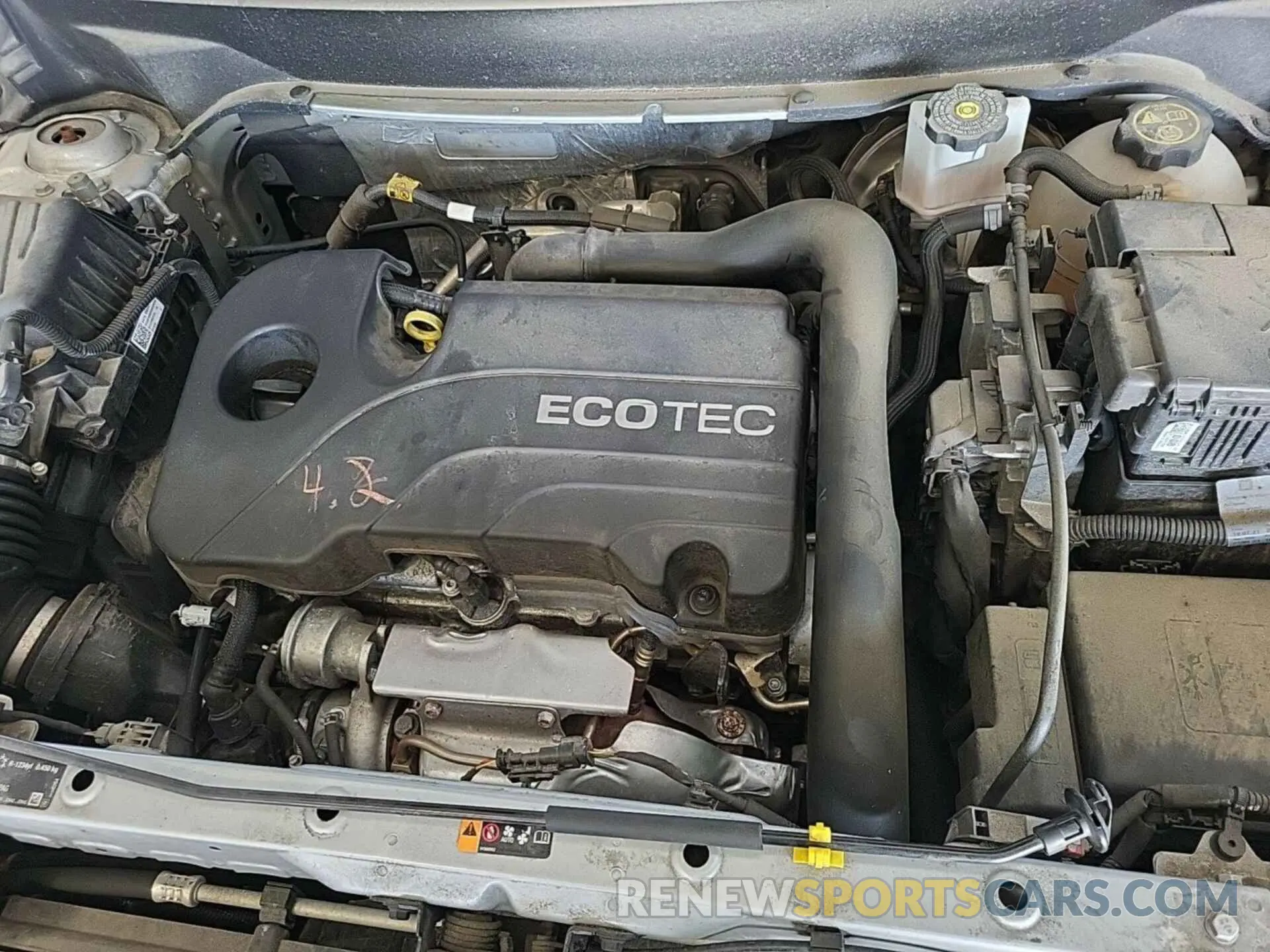 28 Photograph of a damaged car 2GNAXJEV5N6108615 CHEVROLET EQUINOX 2022