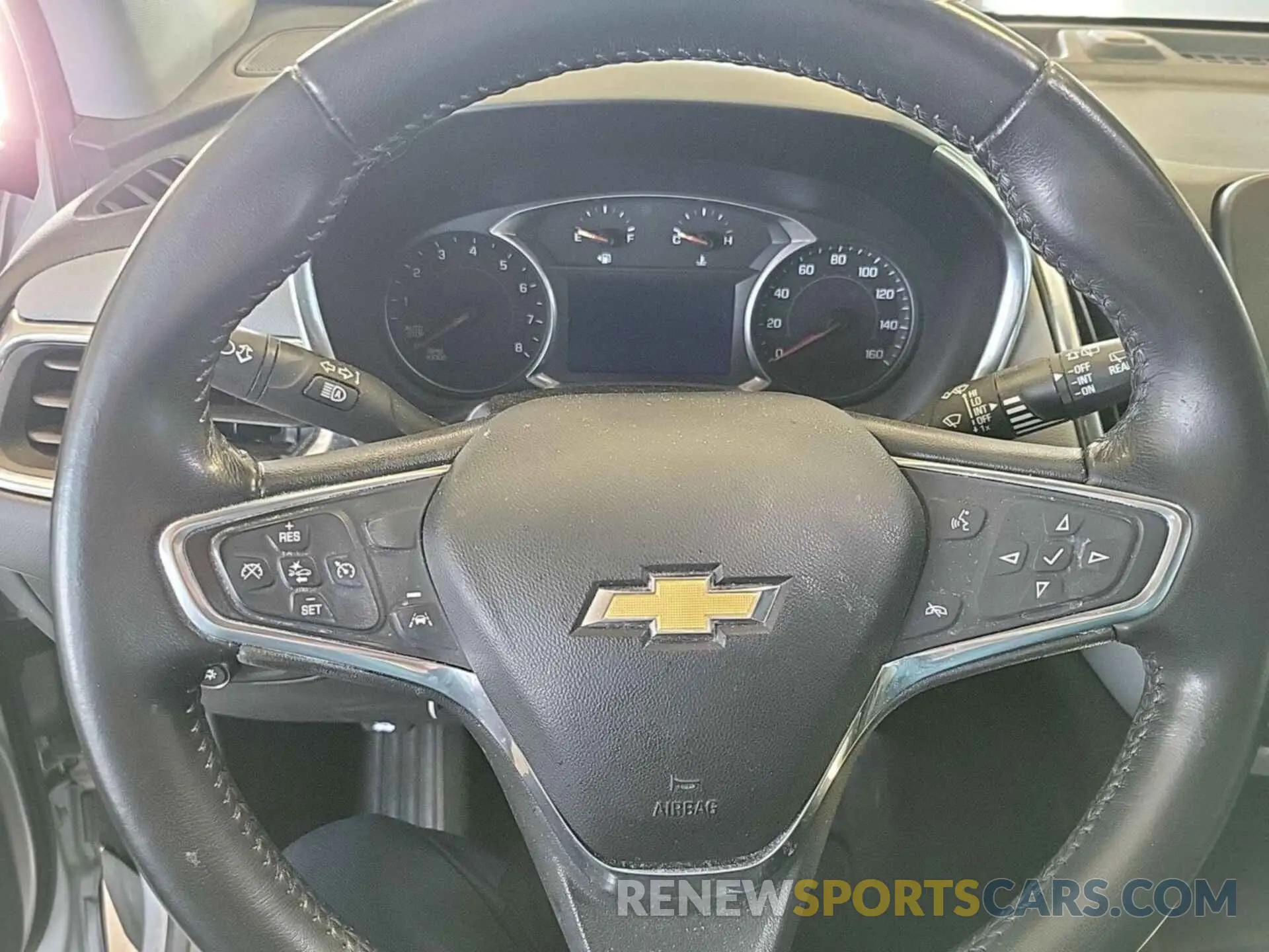 29 Photograph of a damaged car 2GNAXJEV5N6108615 CHEVROLET EQUINOX 2022