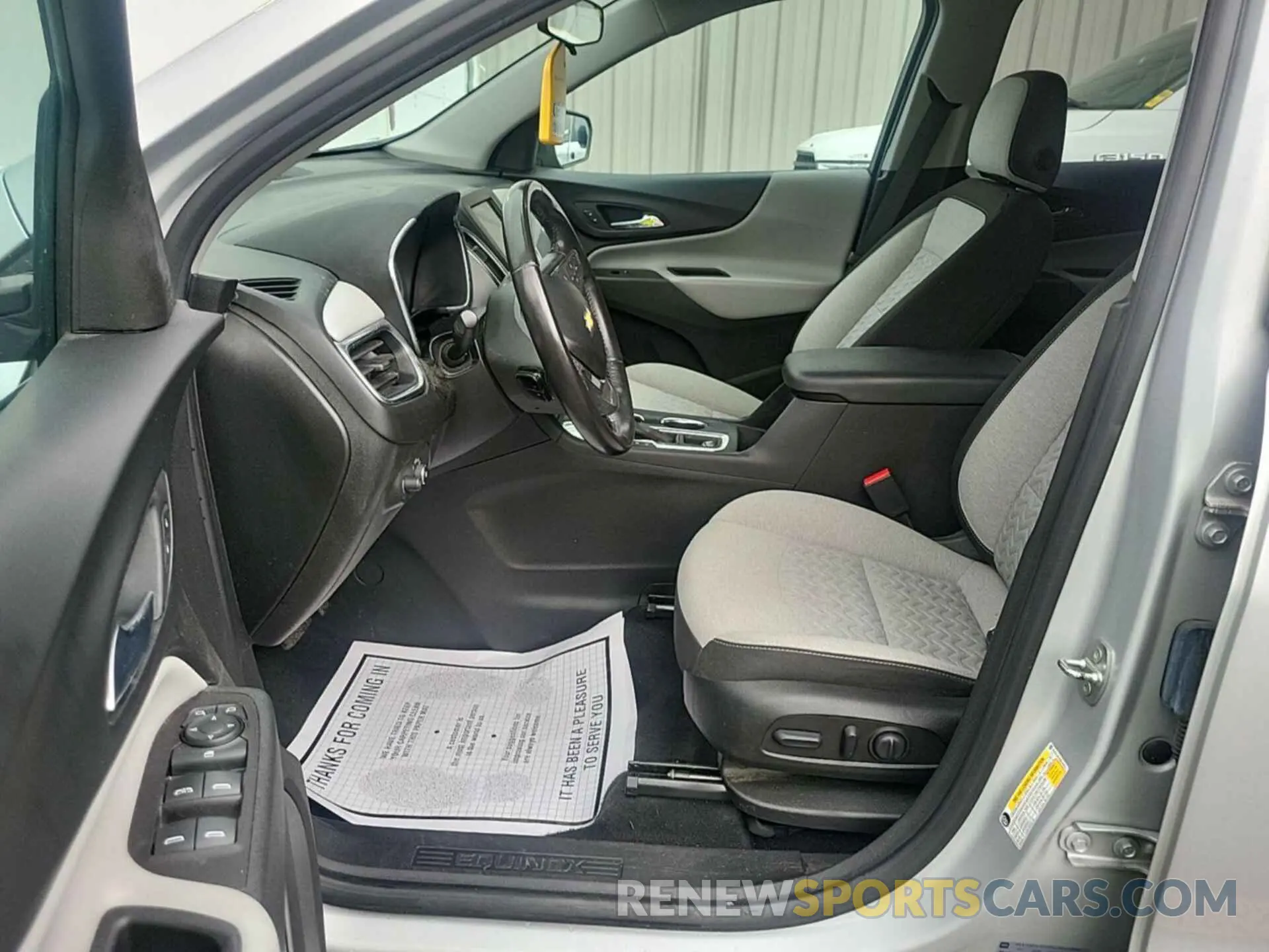 4 Photograph of a damaged car 2GNAXJEV5N6108615 CHEVROLET EQUINOX 2022