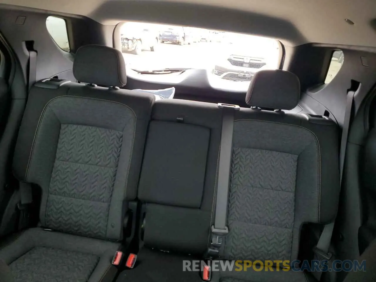 10 Photograph of a damaged car 2GNAXJEV5N6140299 CHEVROLET EQUINOX 2022