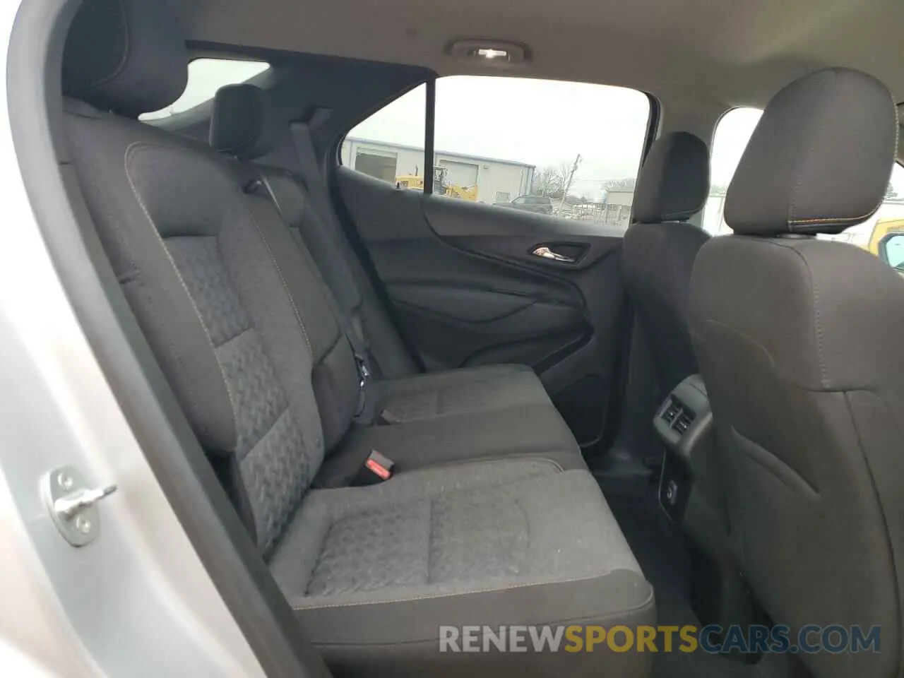 11 Photograph of a damaged car 2GNAXJEV5N6140299 CHEVROLET EQUINOX 2022