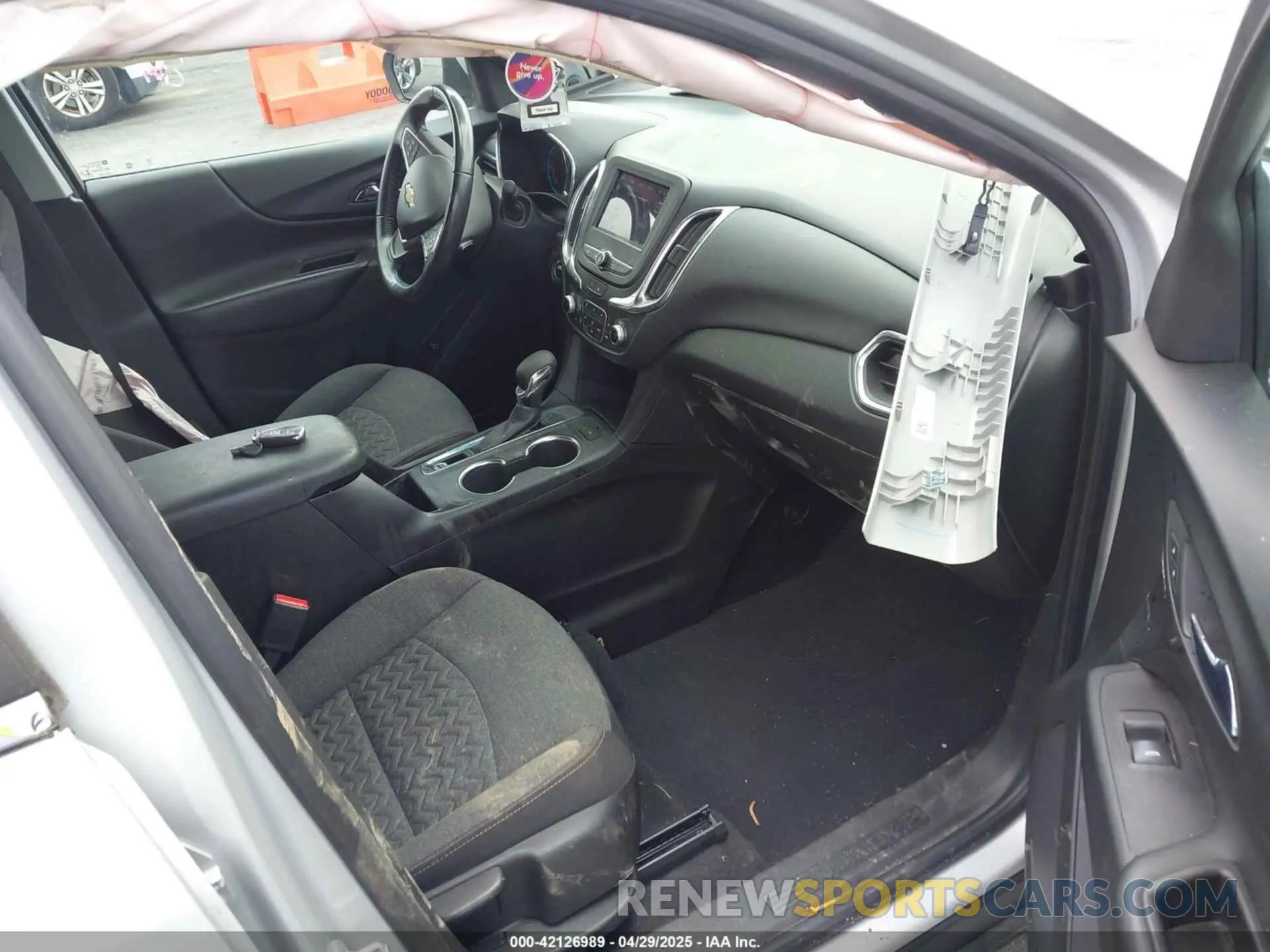 5 Photograph of a damaged car 2GNAXJEV5N6141579 CHEVROLET EQUINOX 2022