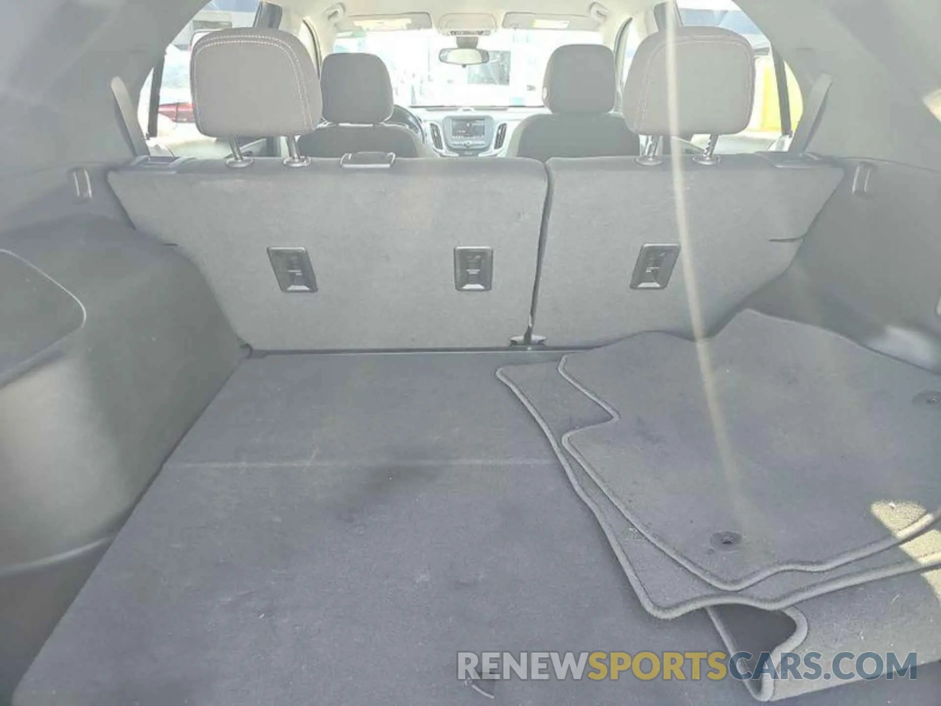 1 Photograph of a damaged car 2GNAXJEV6N6108557 CHEVROLET EQUINOX 2022