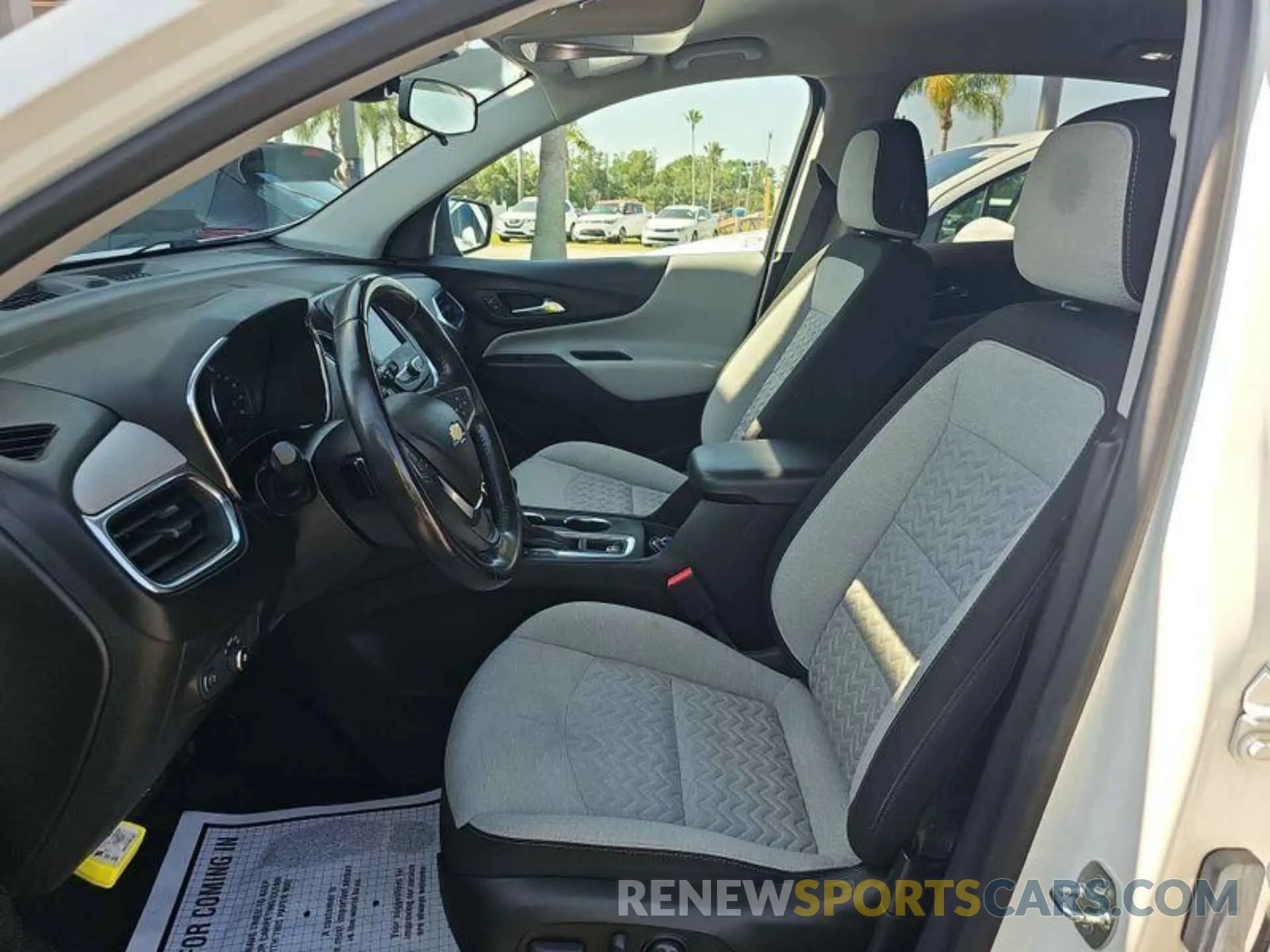 15 Photograph of a damaged car 2GNAXJEV6N6108557 CHEVROLET EQUINOX 2022