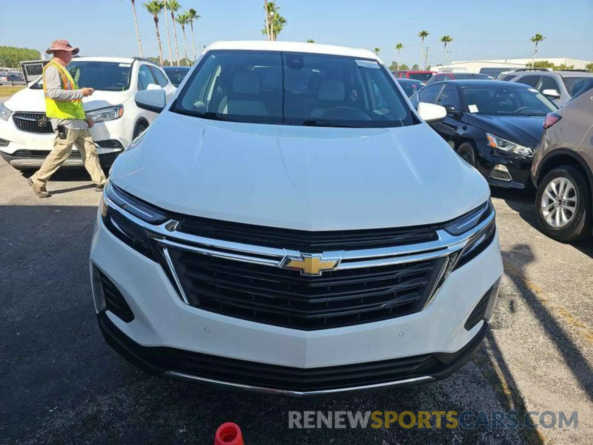 16 Photograph of a damaged car 2GNAXJEV6N6108557 CHEVROLET EQUINOX 2022