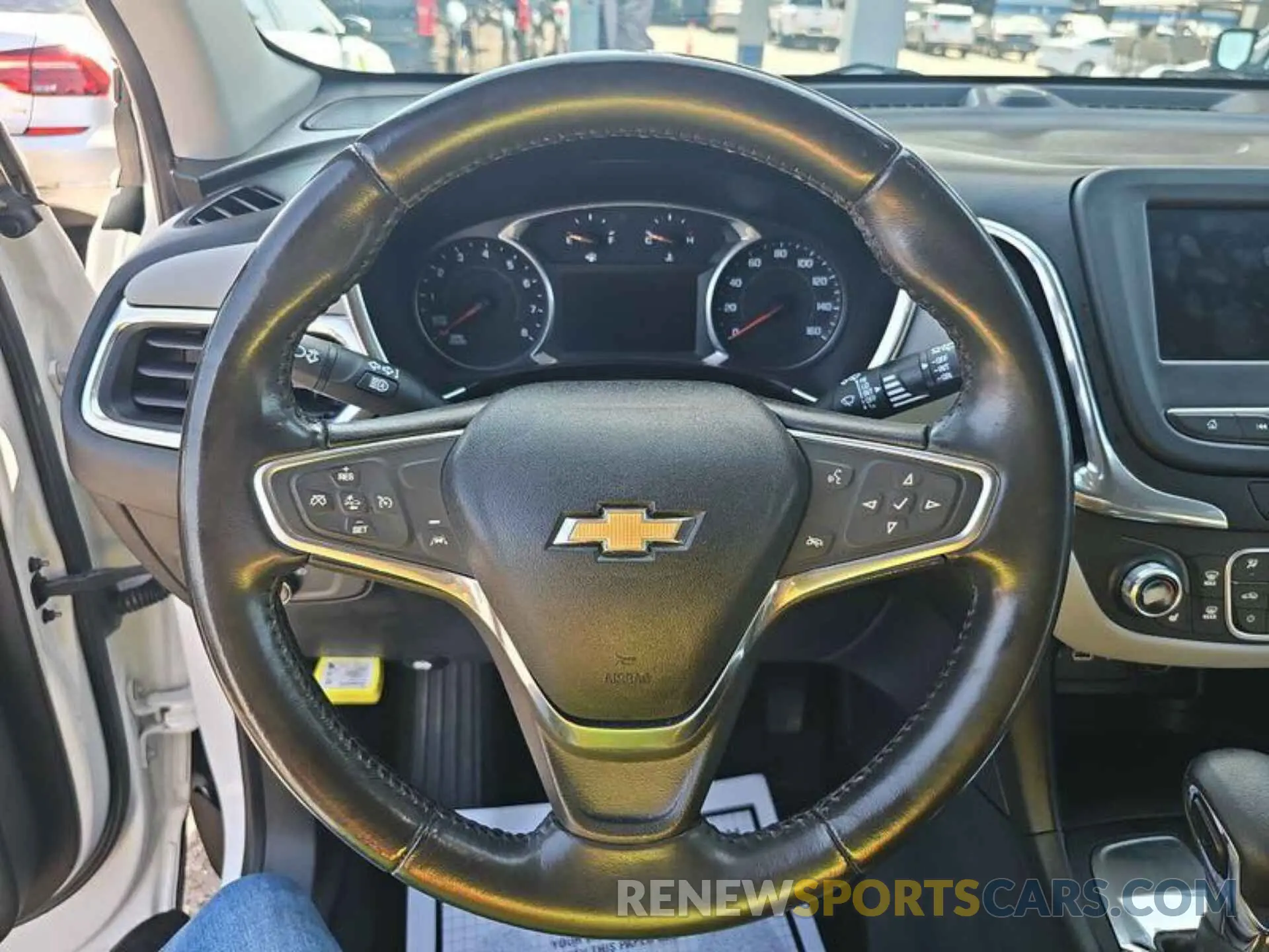 3 Photograph of a damaged car 2GNAXJEV6N6108557 CHEVROLET EQUINOX 2022