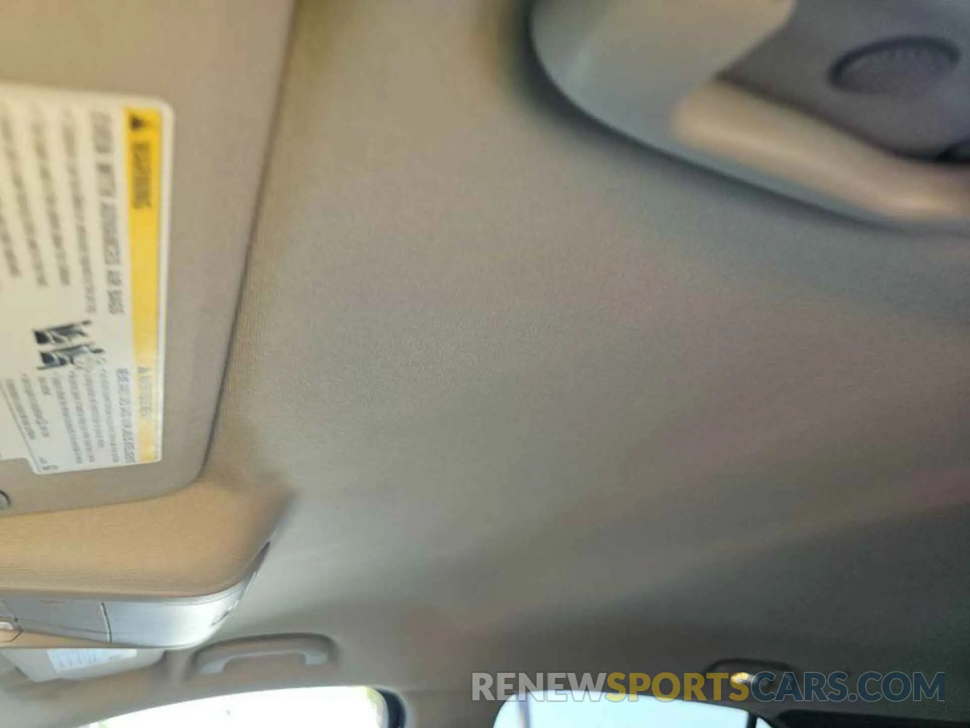 8 Photograph of a damaged car 2GNAXJEV6N6108557 CHEVROLET EQUINOX 2022