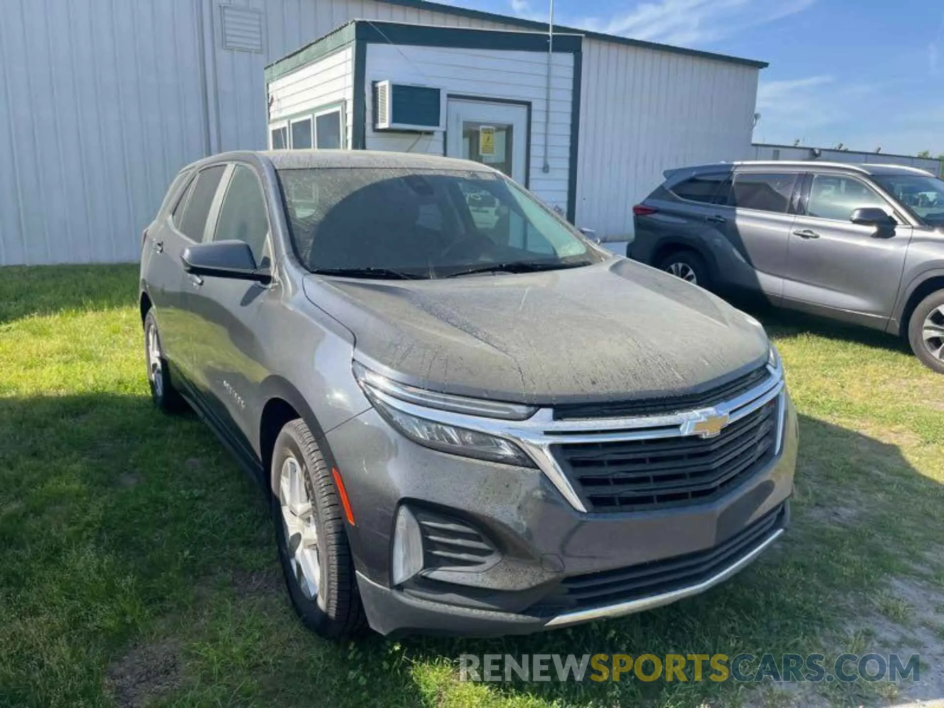 5 Photograph of a damaged car 2GNAXJEV6N6109501 CHEVROLET EQUINOX 2022