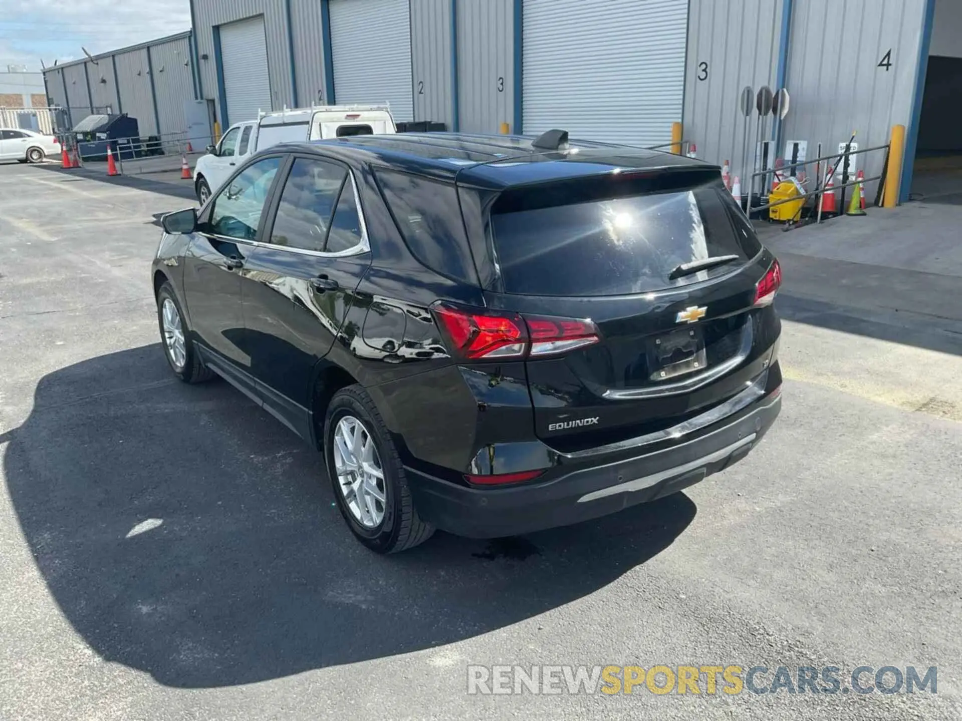25 Photograph of a damaged car 2GNAXJEV7N6111872 CHEVROLET EQUINOX 2022