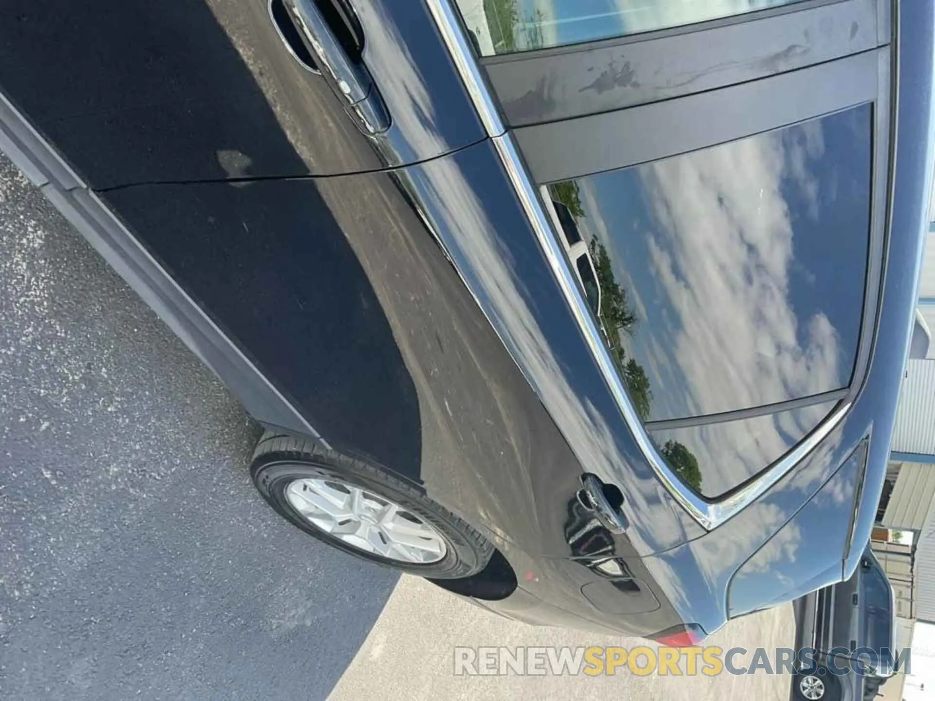 3 Photograph of a damaged car 2GNAXJEV7N6111872 CHEVROLET EQUINOX 2022