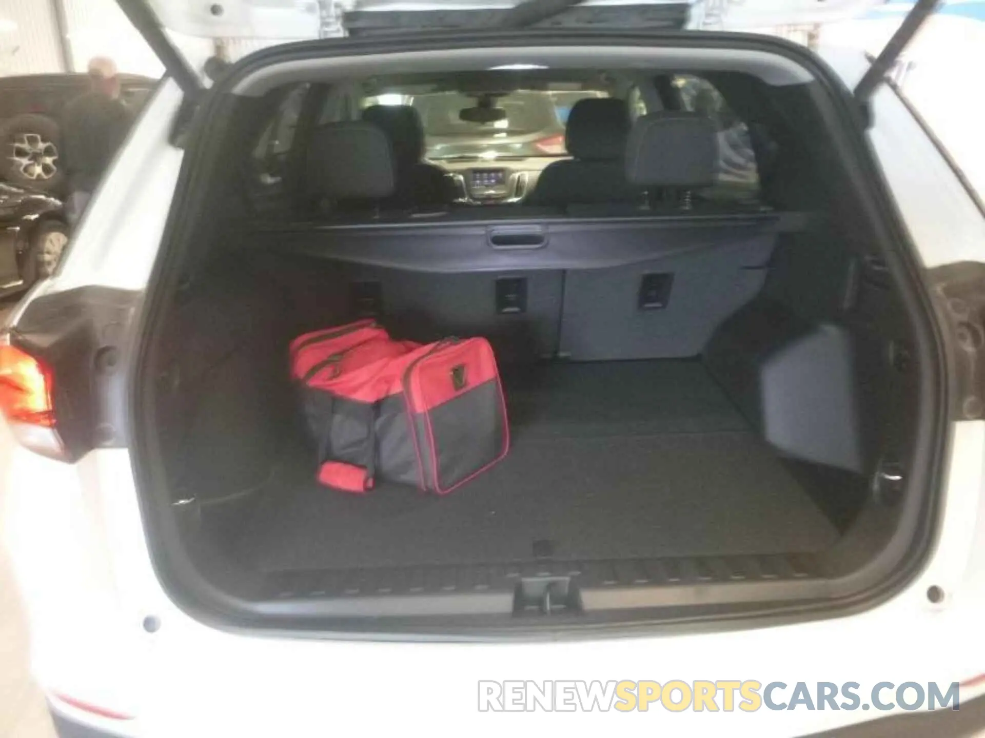 12 Photograph of a damaged car 2GNAXJEV7N6120538 CHEVROLET EQUINOX 2022