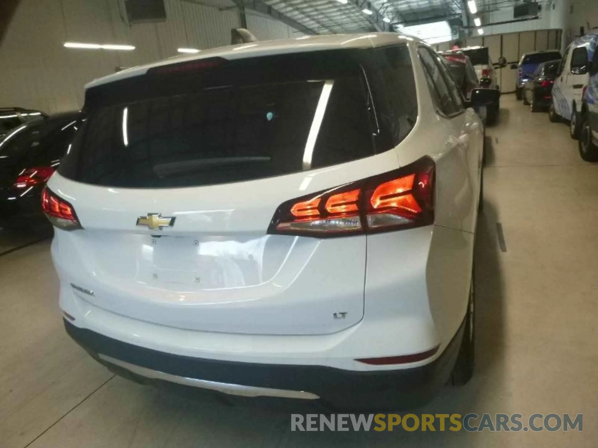 16 Photograph of a damaged car 2GNAXJEV7N6120538 CHEVROLET EQUINOX 2022