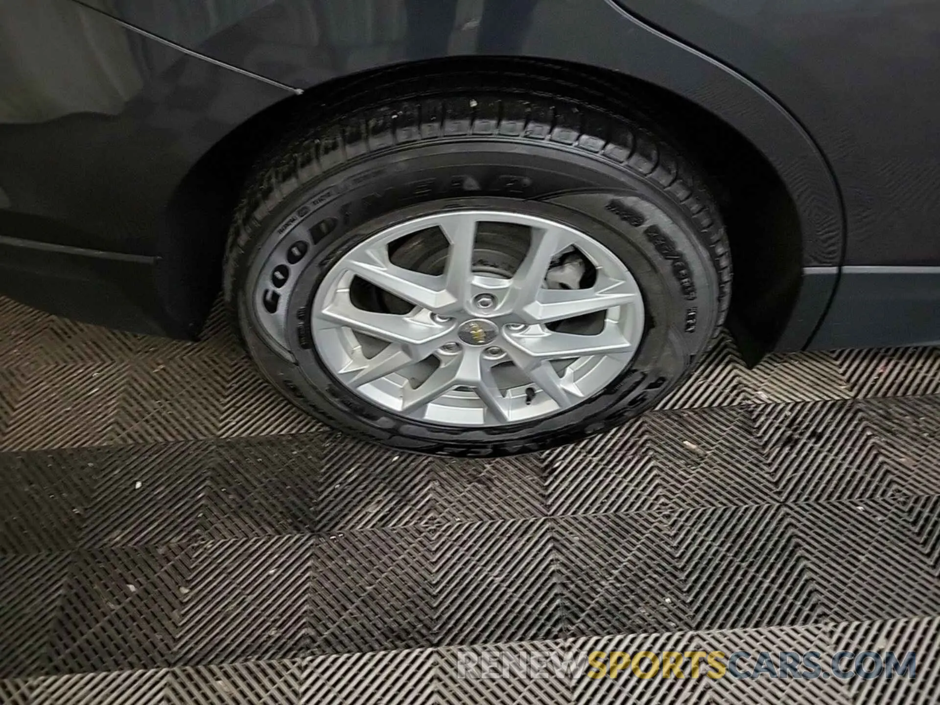 1 Photograph of a damaged car 2GNAXJEV8N6108575 CHEVROLET EQUINOX 2022