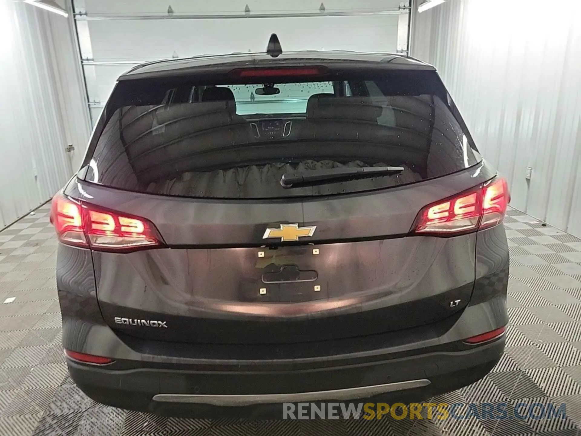 16 Photograph of a damaged car 2GNAXJEV8N6108575 CHEVROLET EQUINOX 2022