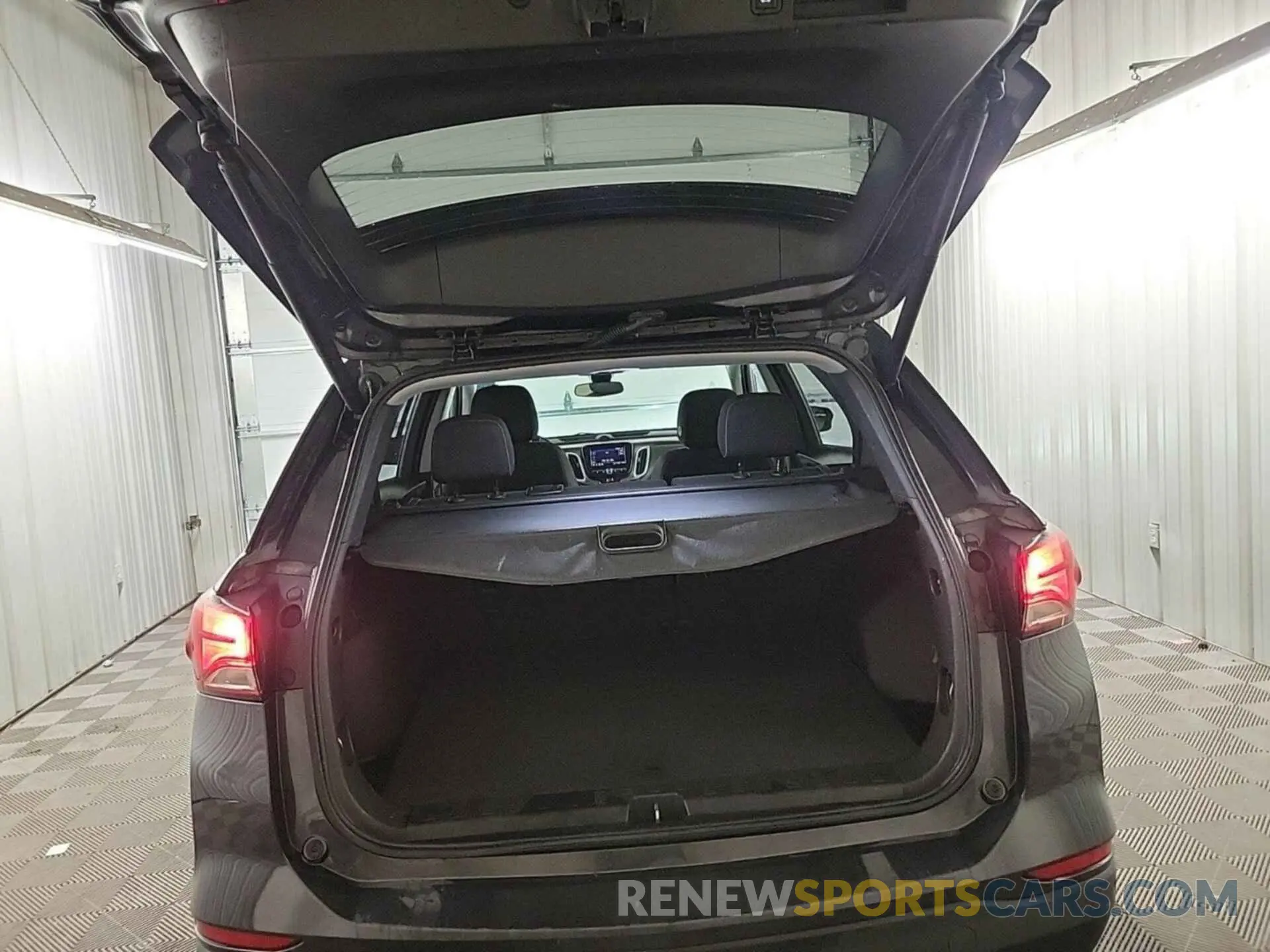 24 Photograph of a damaged car 2GNAXJEV8N6108575 CHEVROLET EQUINOX 2022