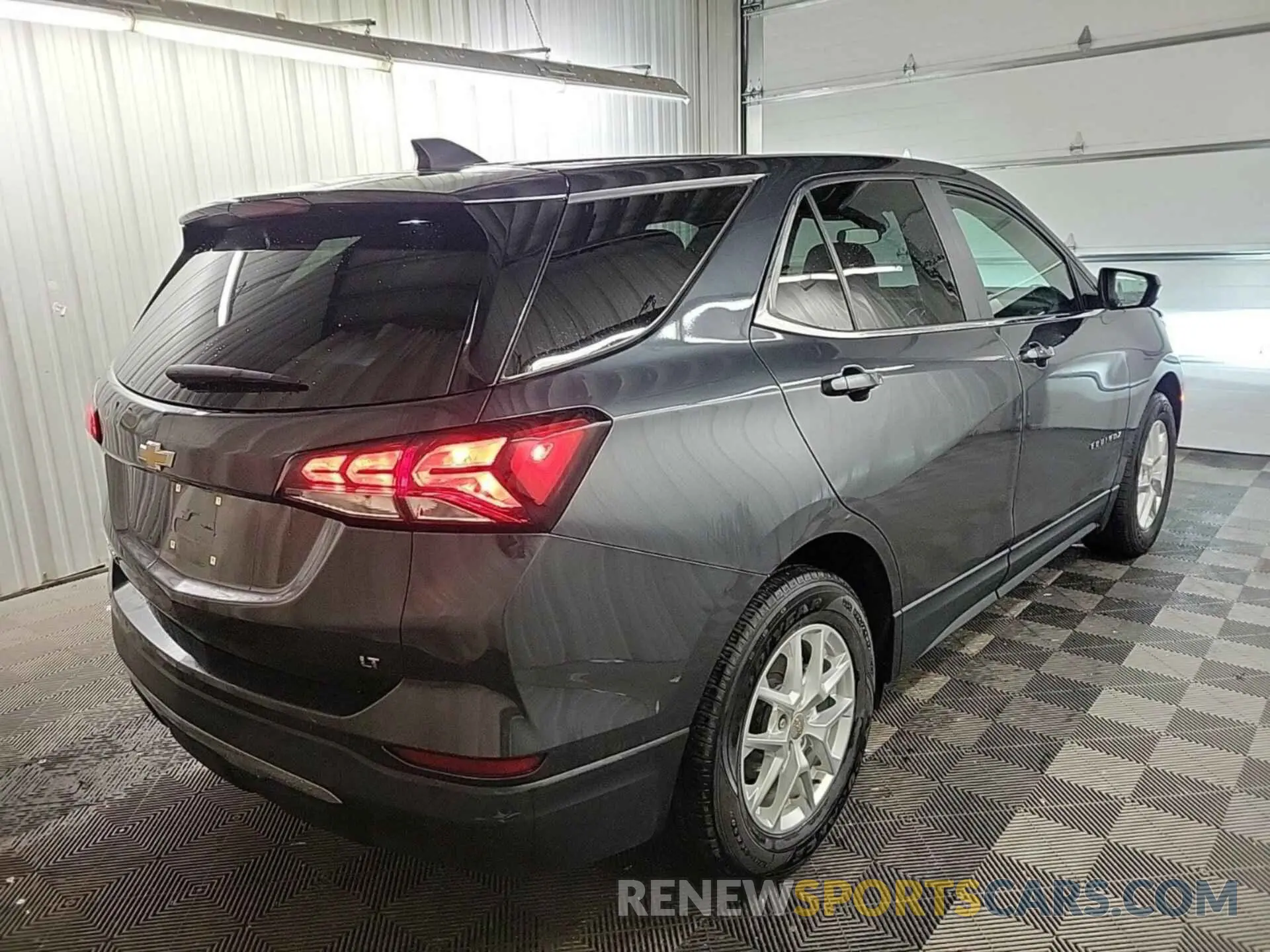 27 Photograph of a damaged car 2GNAXJEV8N6108575 CHEVROLET EQUINOX 2022