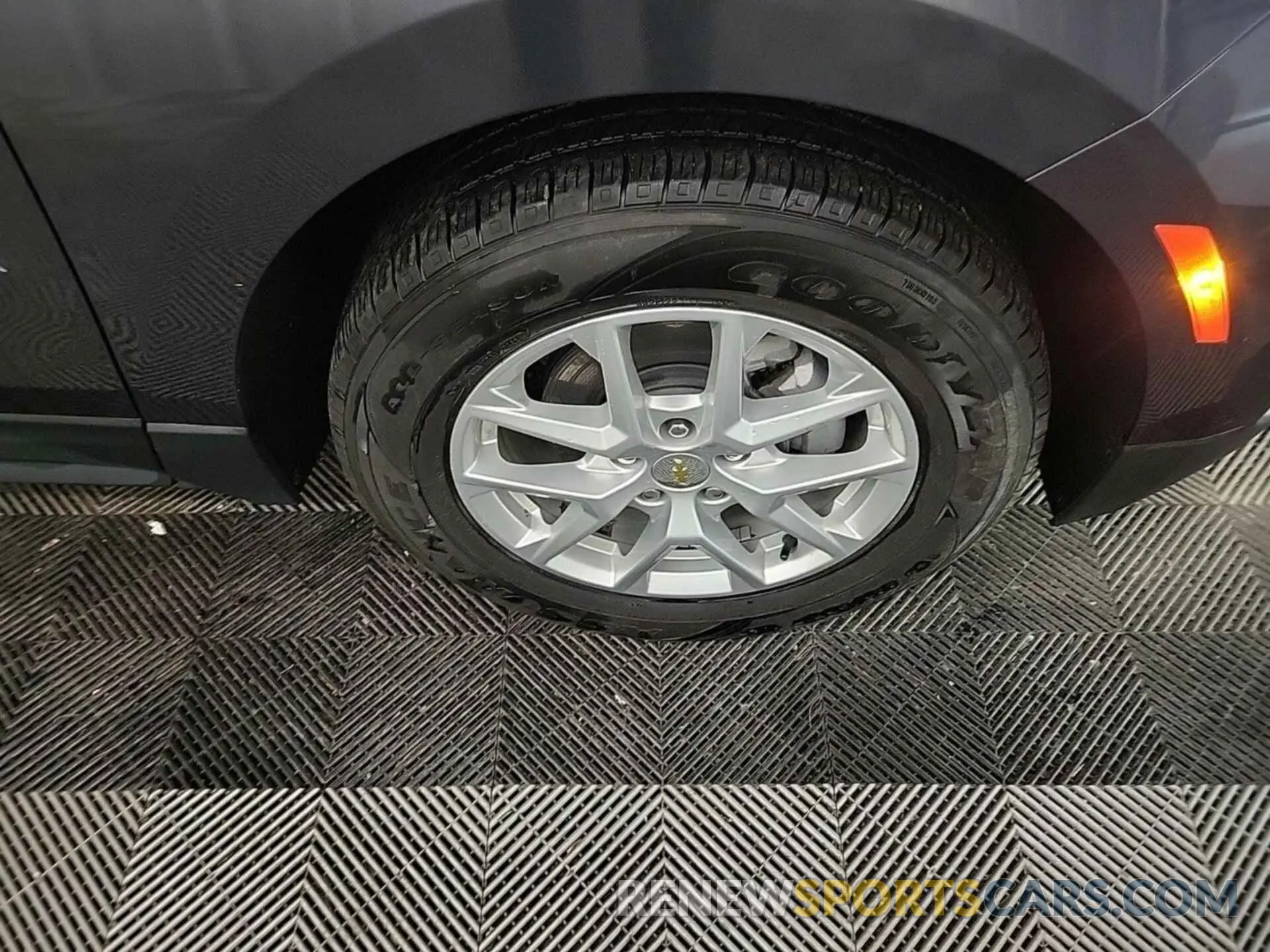6 Photograph of a damaged car 2GNAXJEV8N6108575 CHEVROLET EQUINOX 2022