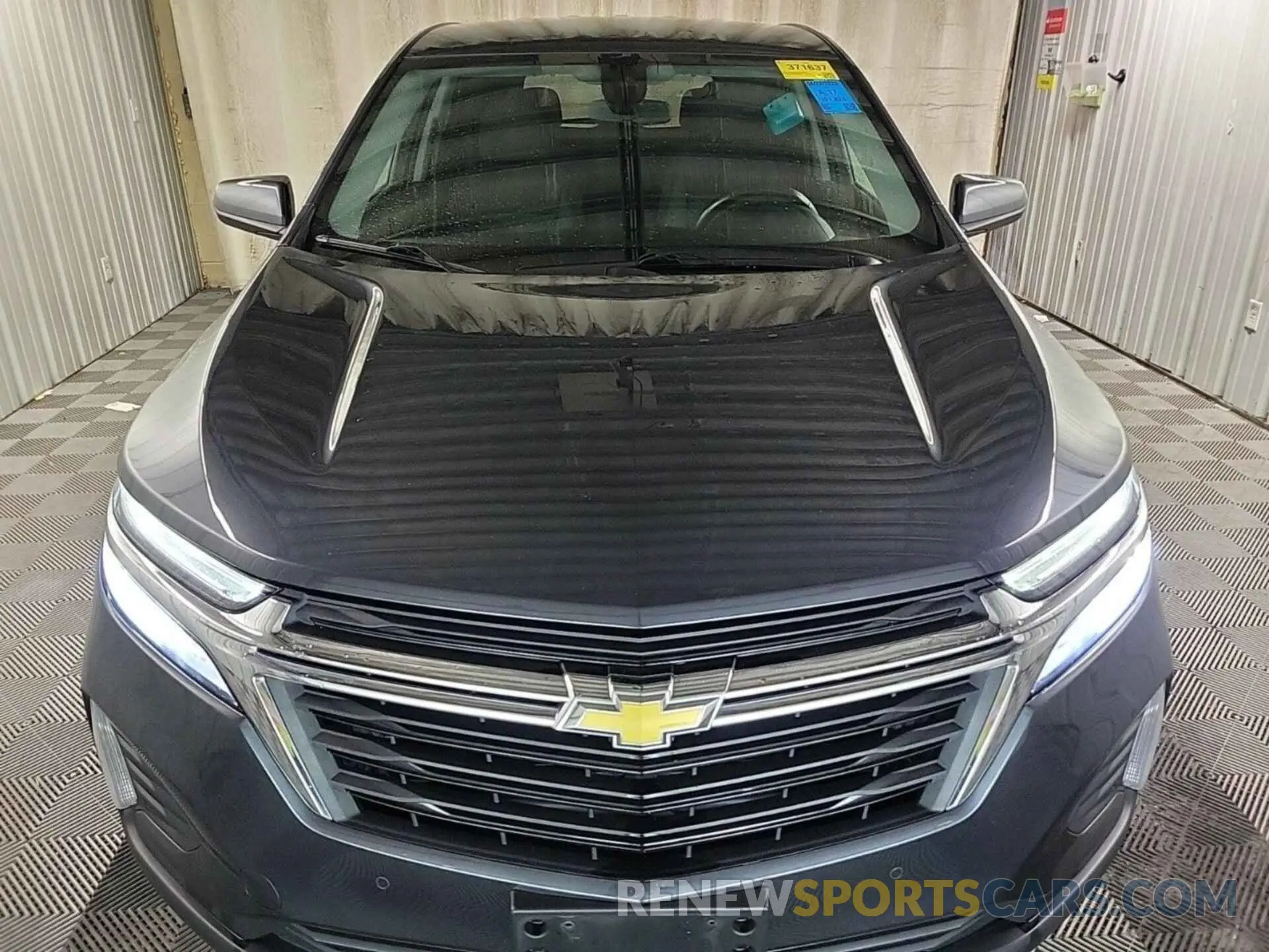 8 Photograph of a damaged car 2GNAXJEV8N6108575 CHEVROLET EQUINOX 2022