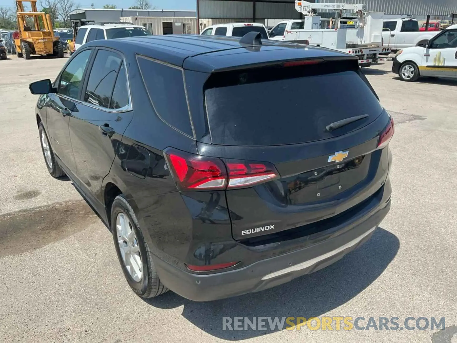 13 Photograph of a damaged car 2GNAXJEV8N6111508 CHEVROLET EQUINOX 2022