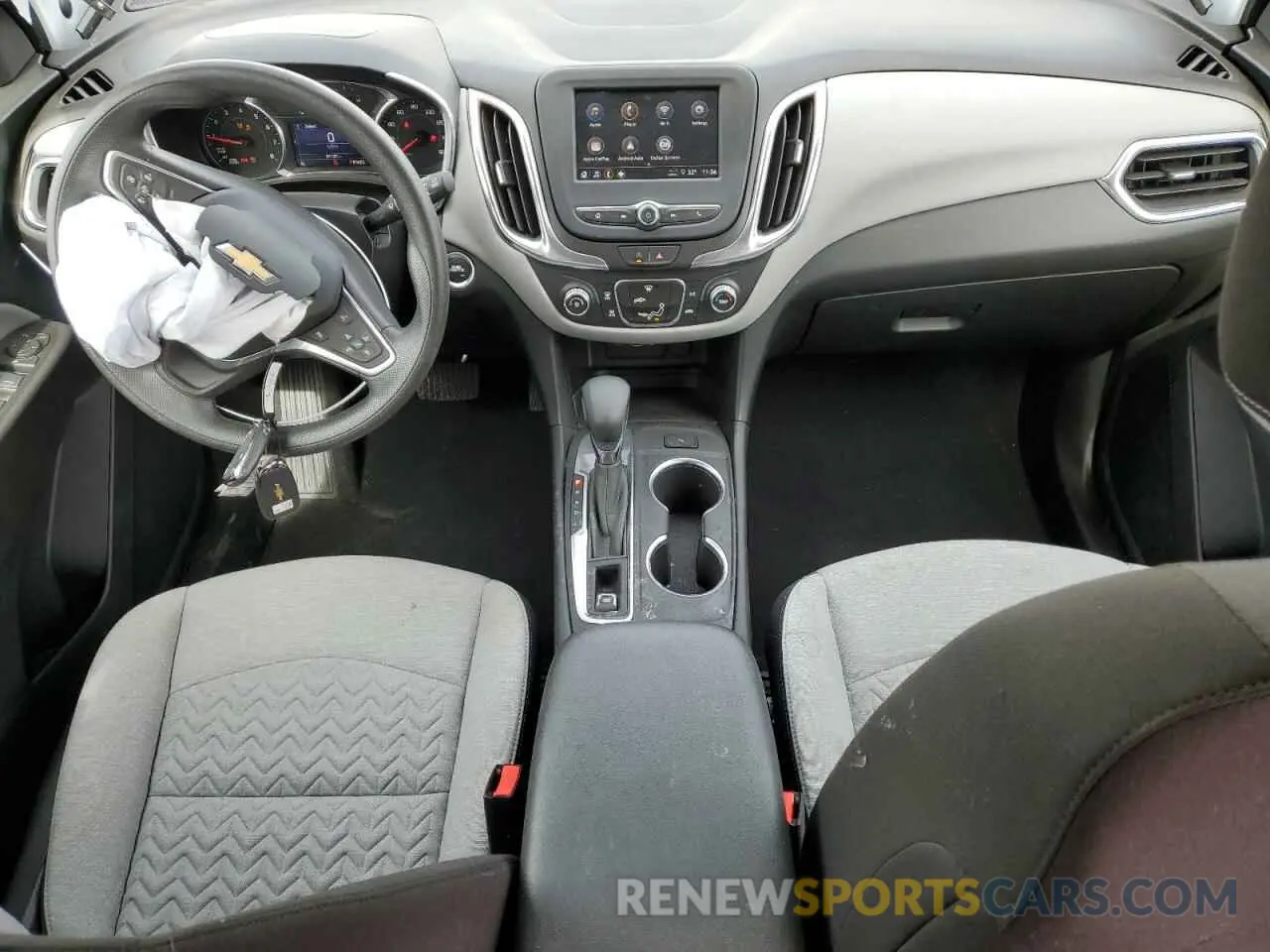 8 Photograph of a damaged car 2GNAXJEV8N6116496 CHEVROLET EQUINOX 2022
