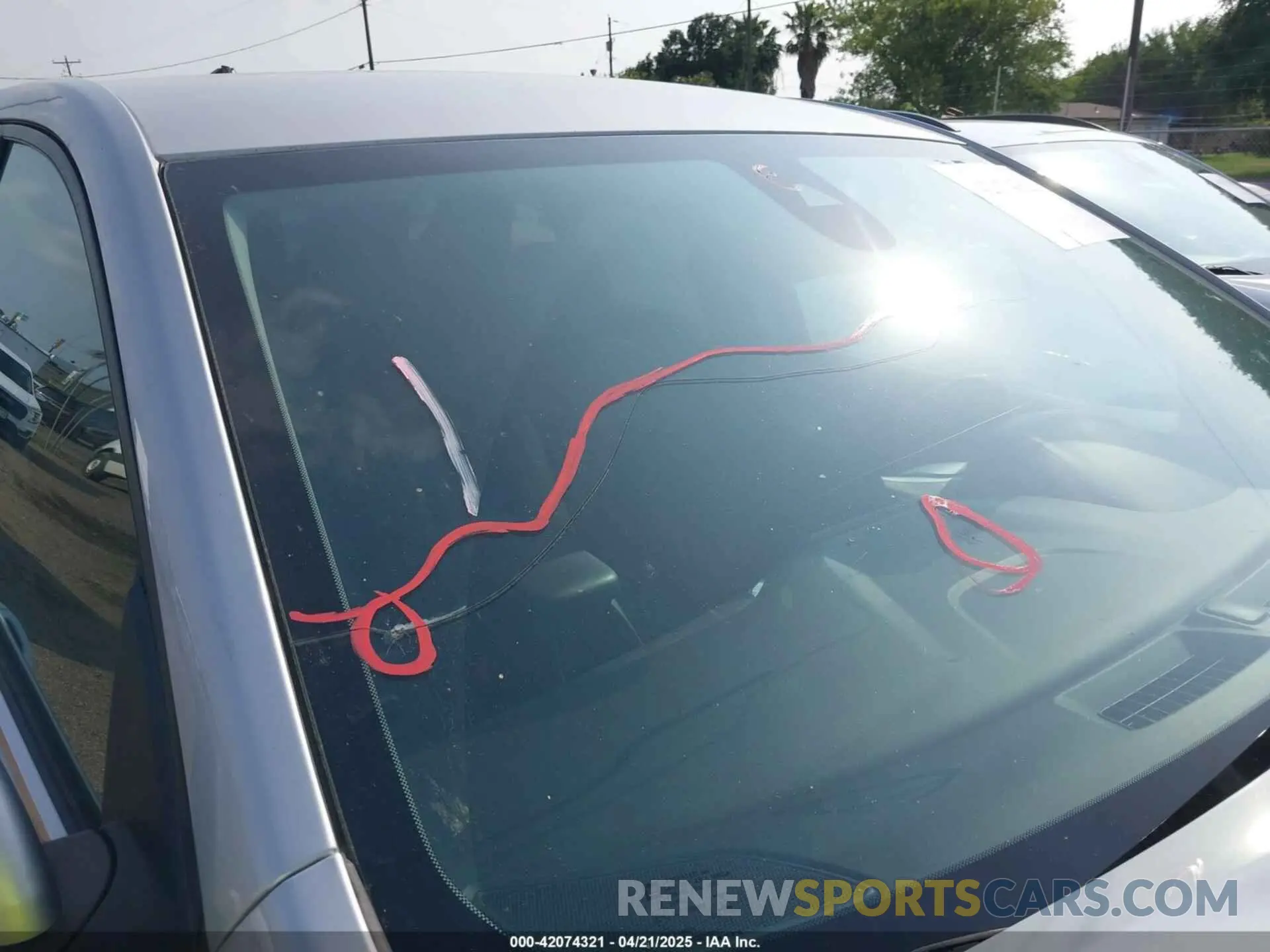 13 Photograph of a damaged car 2GNAXJEV8N6140300 CHEVROLET EQUINOX 2022