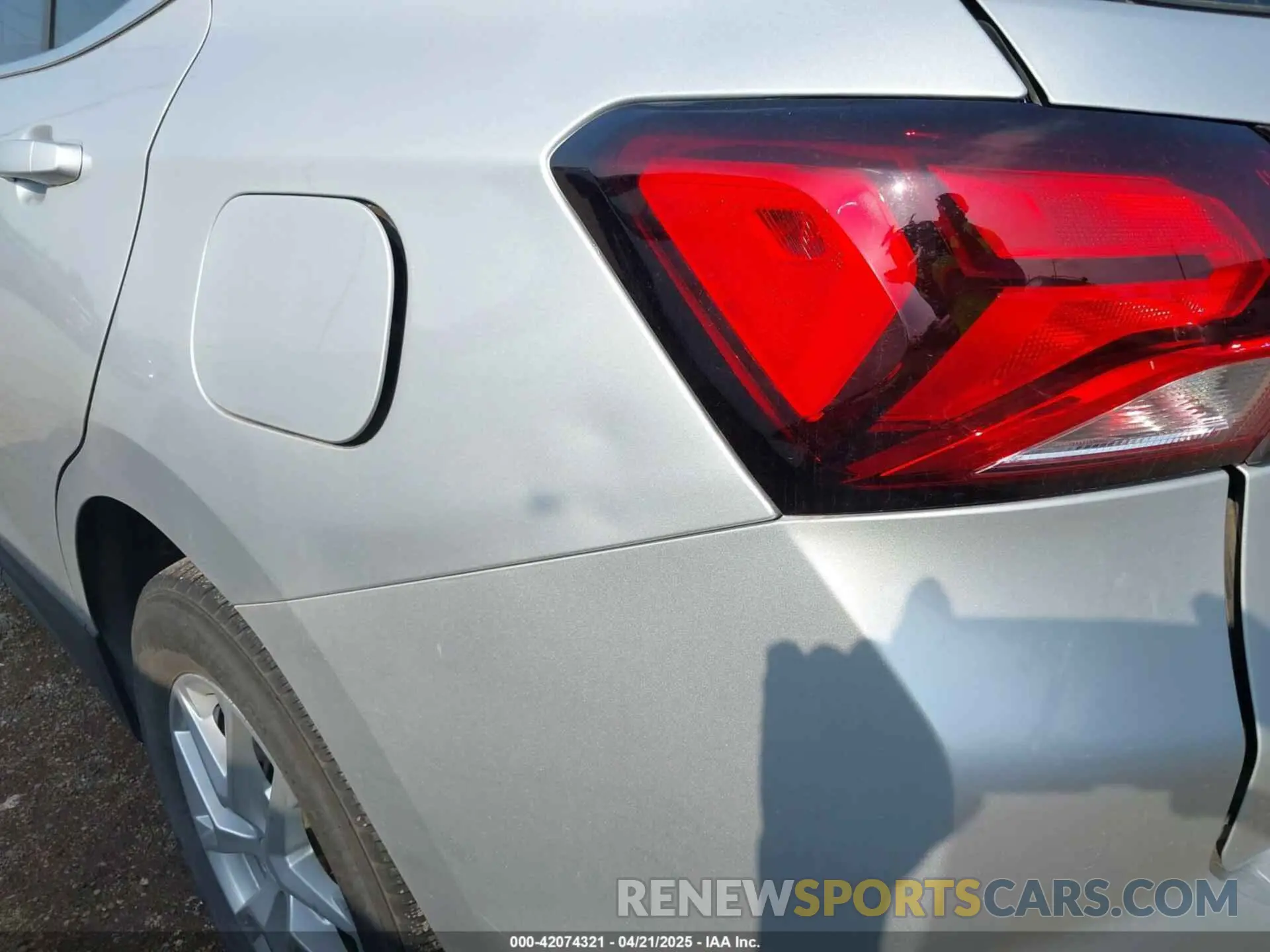 15 Photograph of a damaged car 2GNAXJEV8N6140300 CHEVROLET EQUINOX 2022
