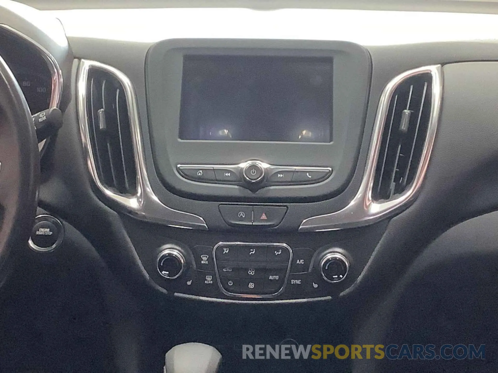10 Photograph of a damaged car 2GNAXJEV9N6108696 CHEVROLET EQUINOX 2022