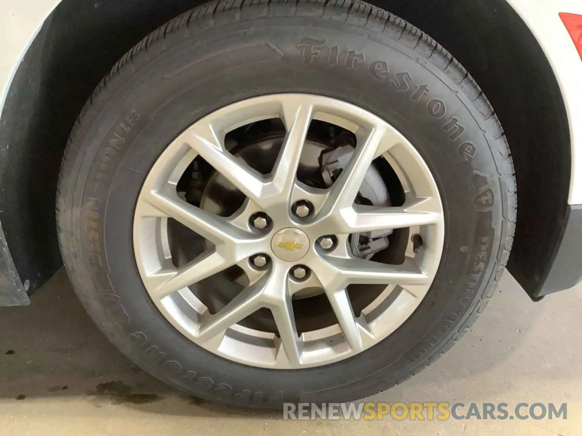 17 Photograph of a damaged car 2GNAXJEV9N6108696 CHEVROLET EQUINOX 2022