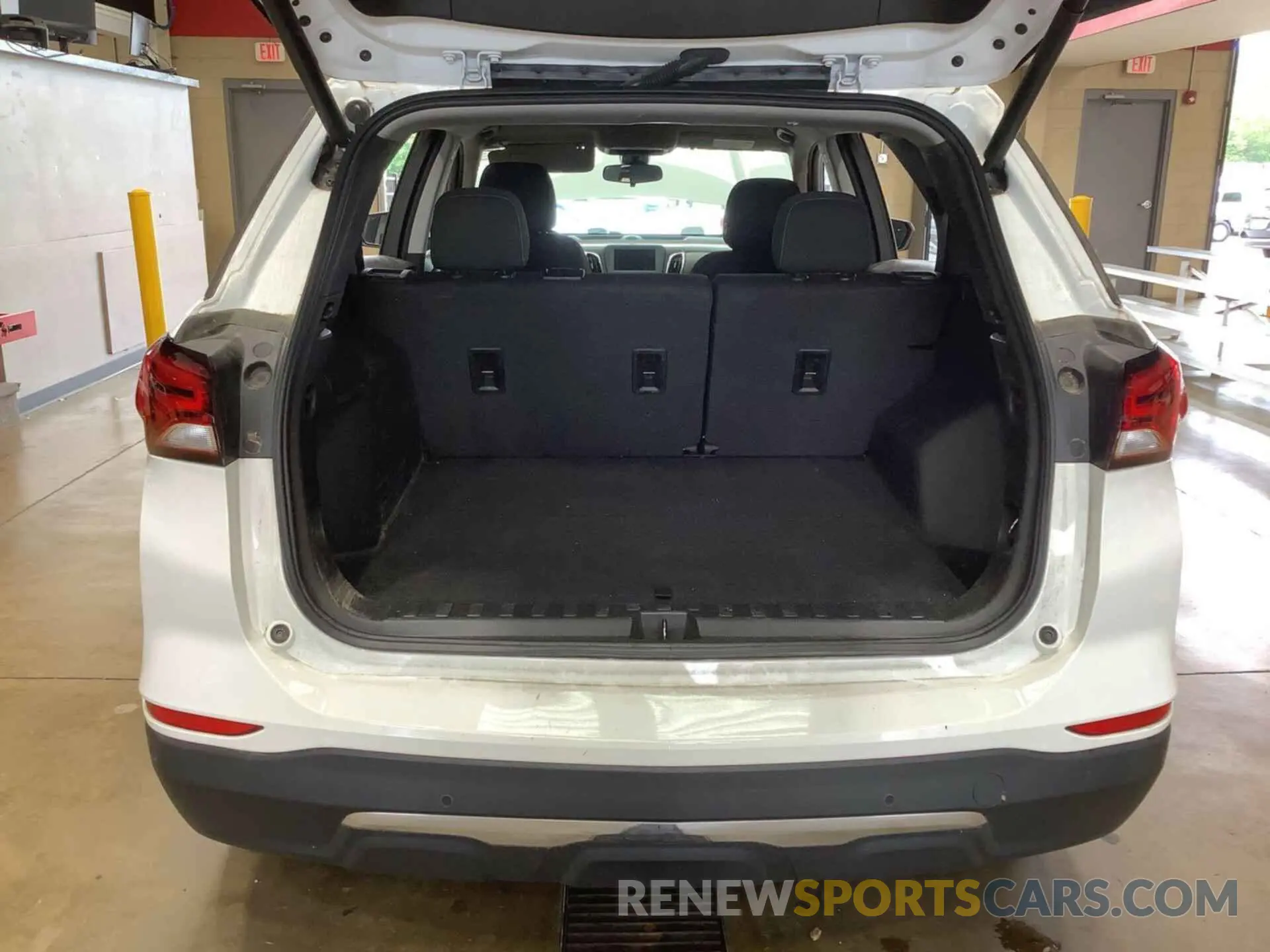 22 Photograph of a damaged car 2GNAXJEV9N6108696 CHEVROLET EQUINOX 2022