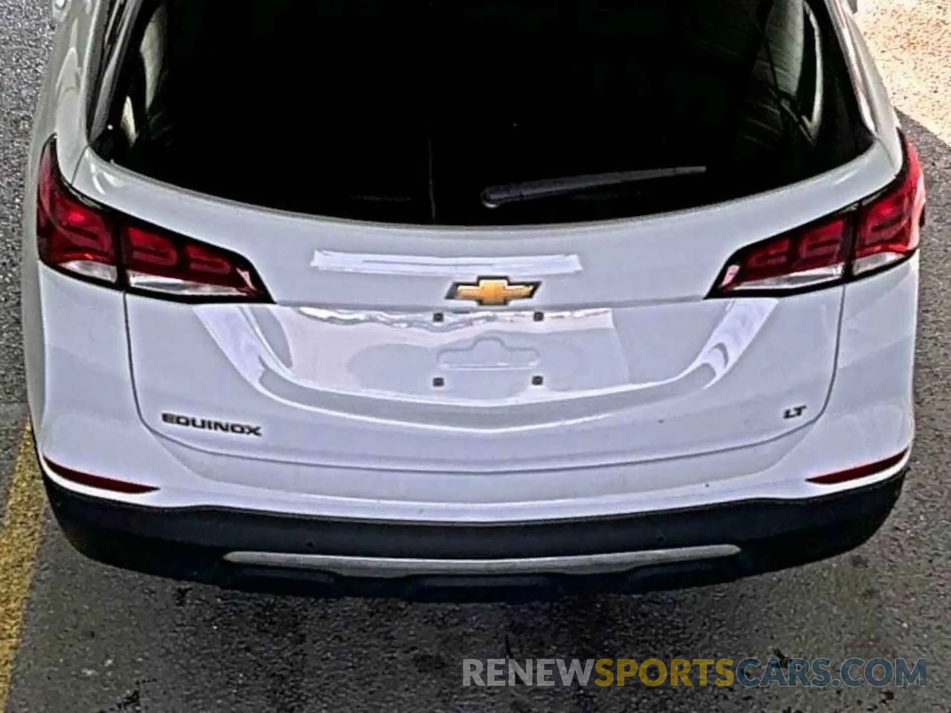 27 Photograph of a damaged car 2GNAXJEV9N6108696 CHEVROLET EQUINOX 2022