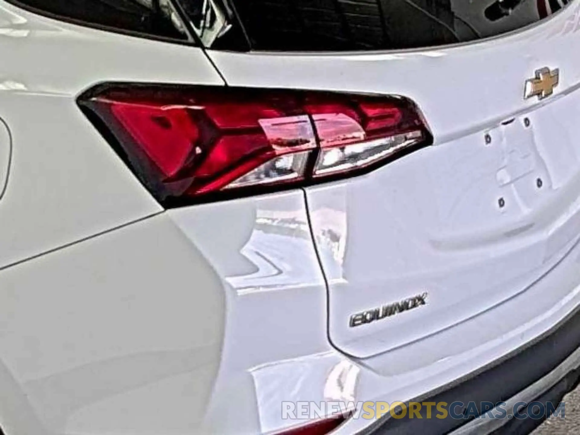 38 Photograph of a damaged car 2GNAXJEV9N6108696 CHEVROLET EQUINOX 2022