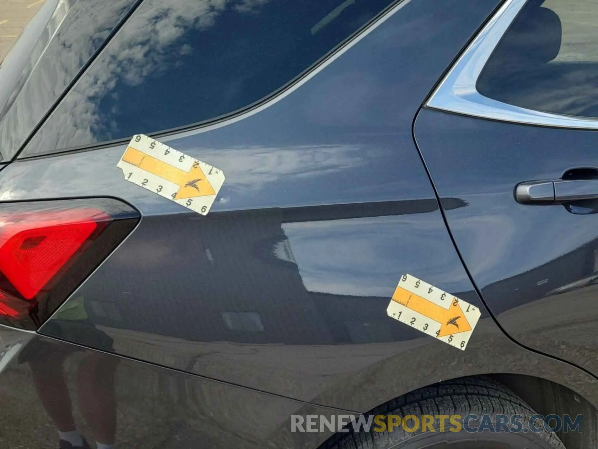 12 Photograph of a damaged car 2GNAXJEV9N6109363 CHEVROLET EQUINOX 2022